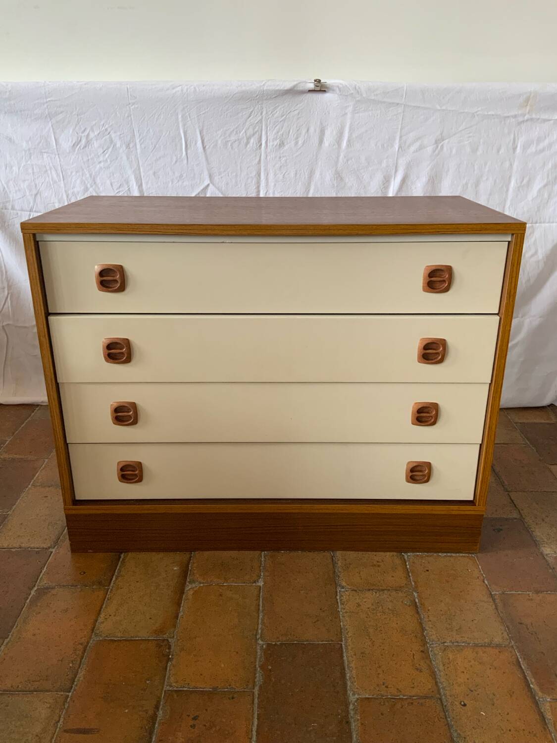 Commode vintage