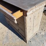 Skated dresser