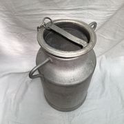 Farm milk can in aluminum stamped dimension: height -49cm- width -36cm-