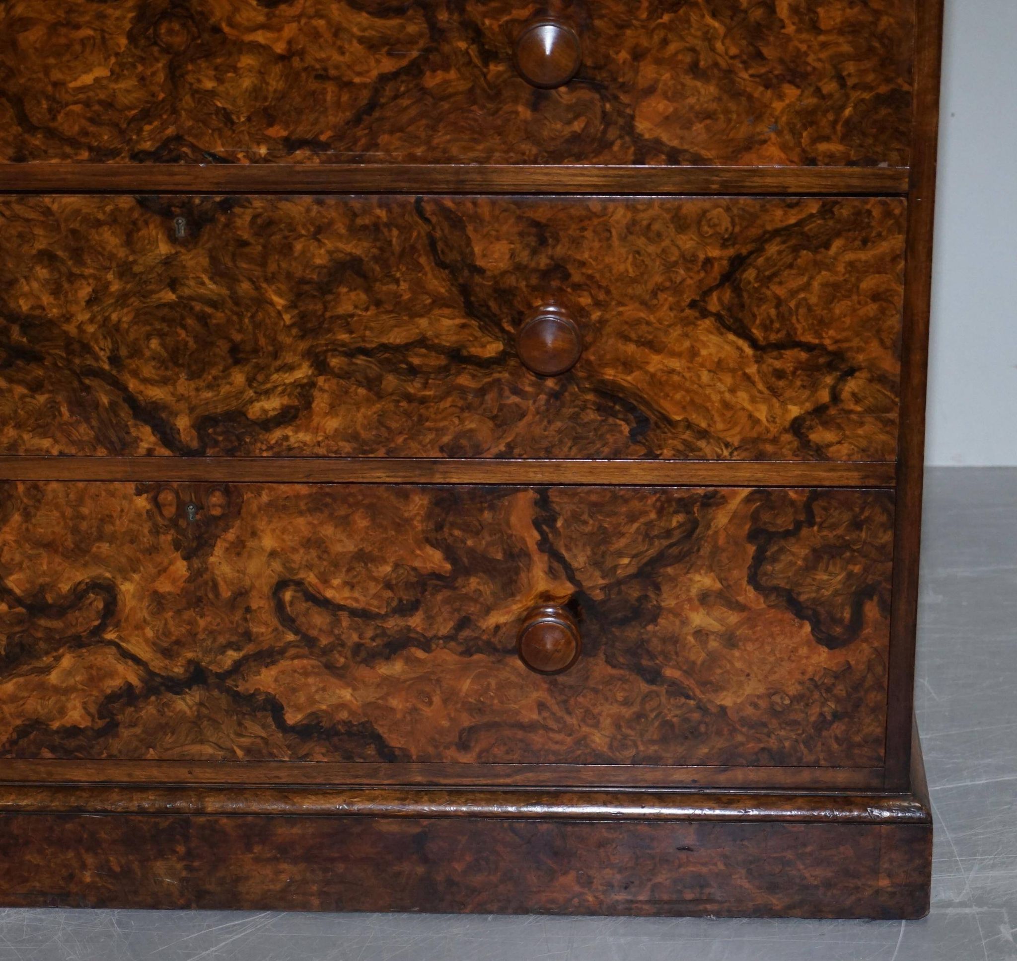 Commode militaire Howard & Son 1881 par Sir C Pigott