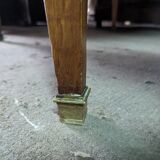 Round table in cherry wood