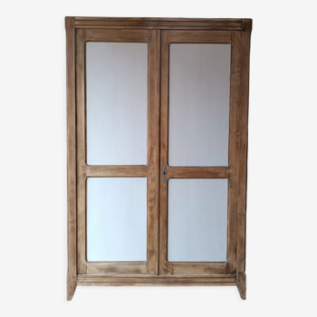 Armoire parisienne