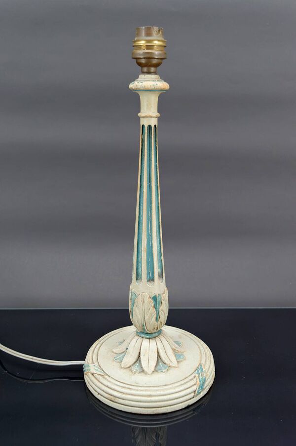 Lampe en bois Art Déco peinte en blanc et bleu patiné, France, Circa 1920