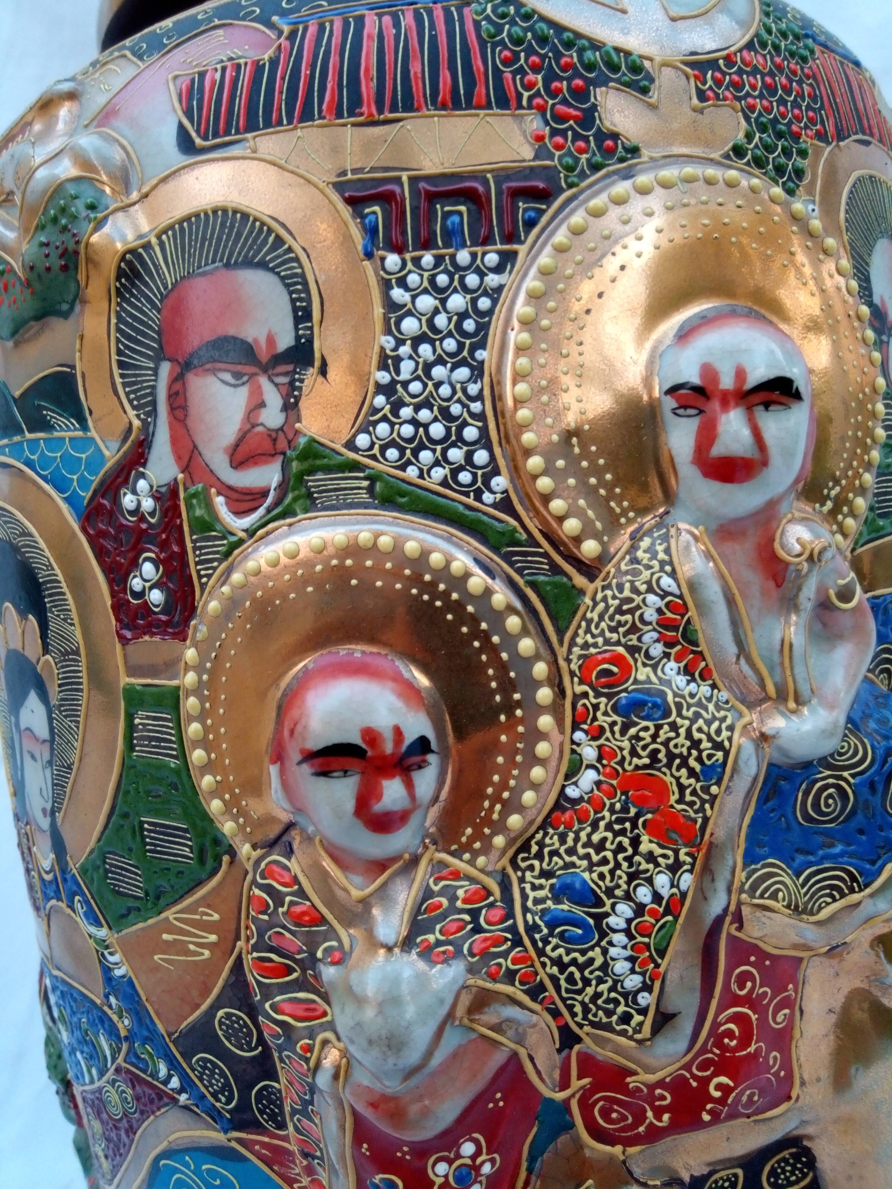 Rare and large vase satsuma in round bump. Mid-20th.