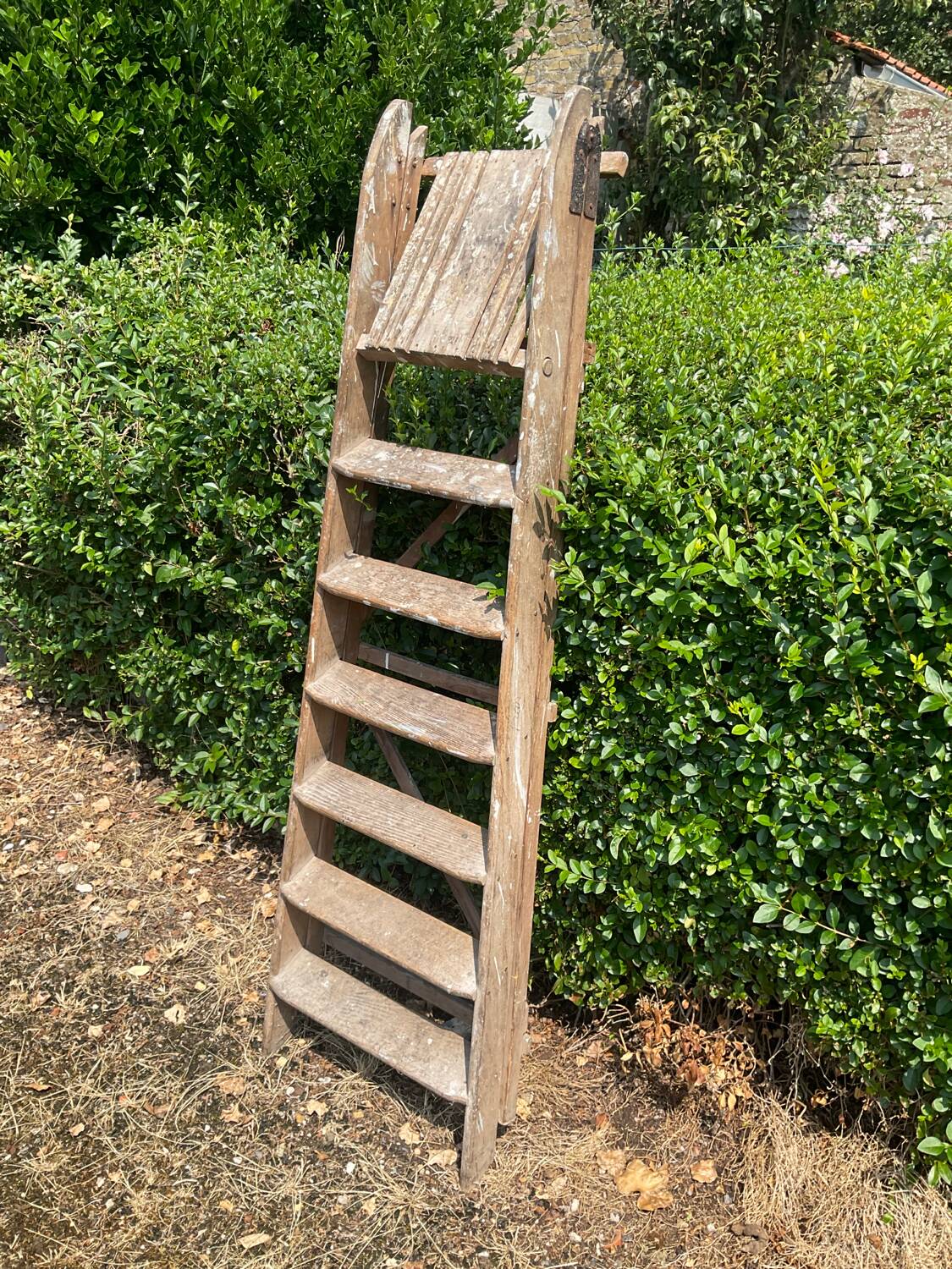 Ancien Escabeau de peintre en chêne