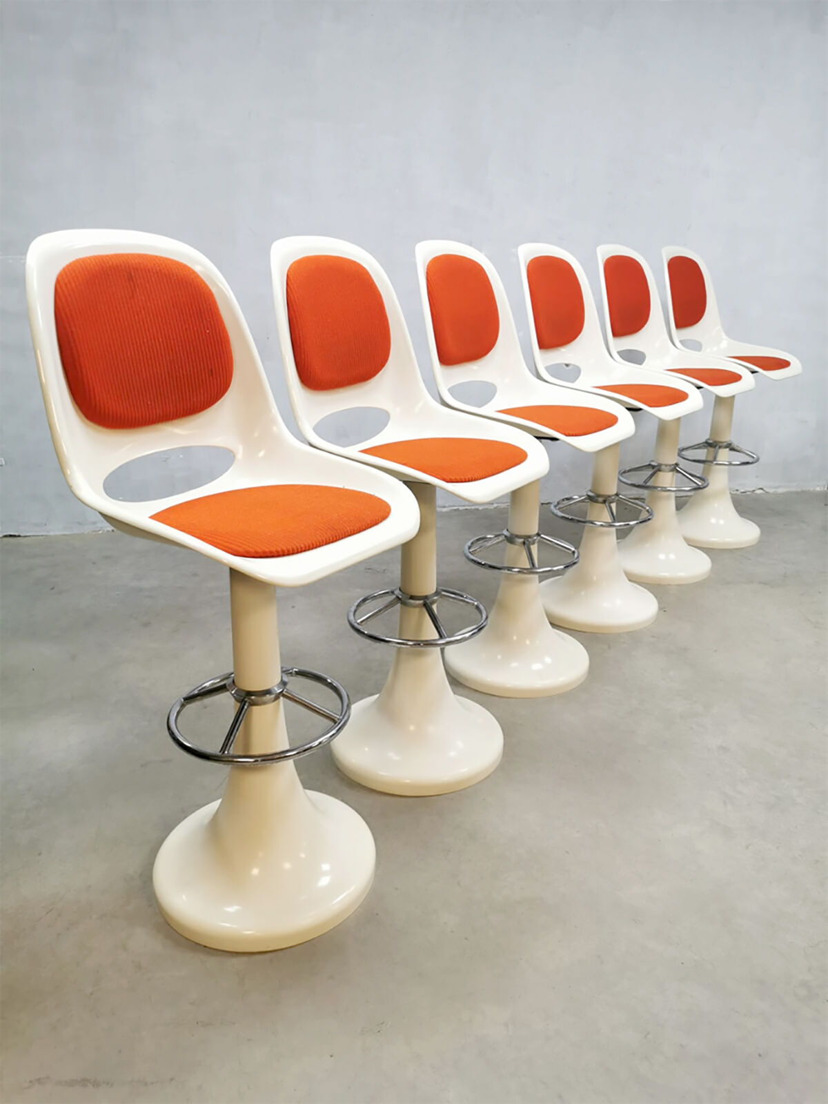 Tabourets de bar tulipes vintage space age 'duo tone'