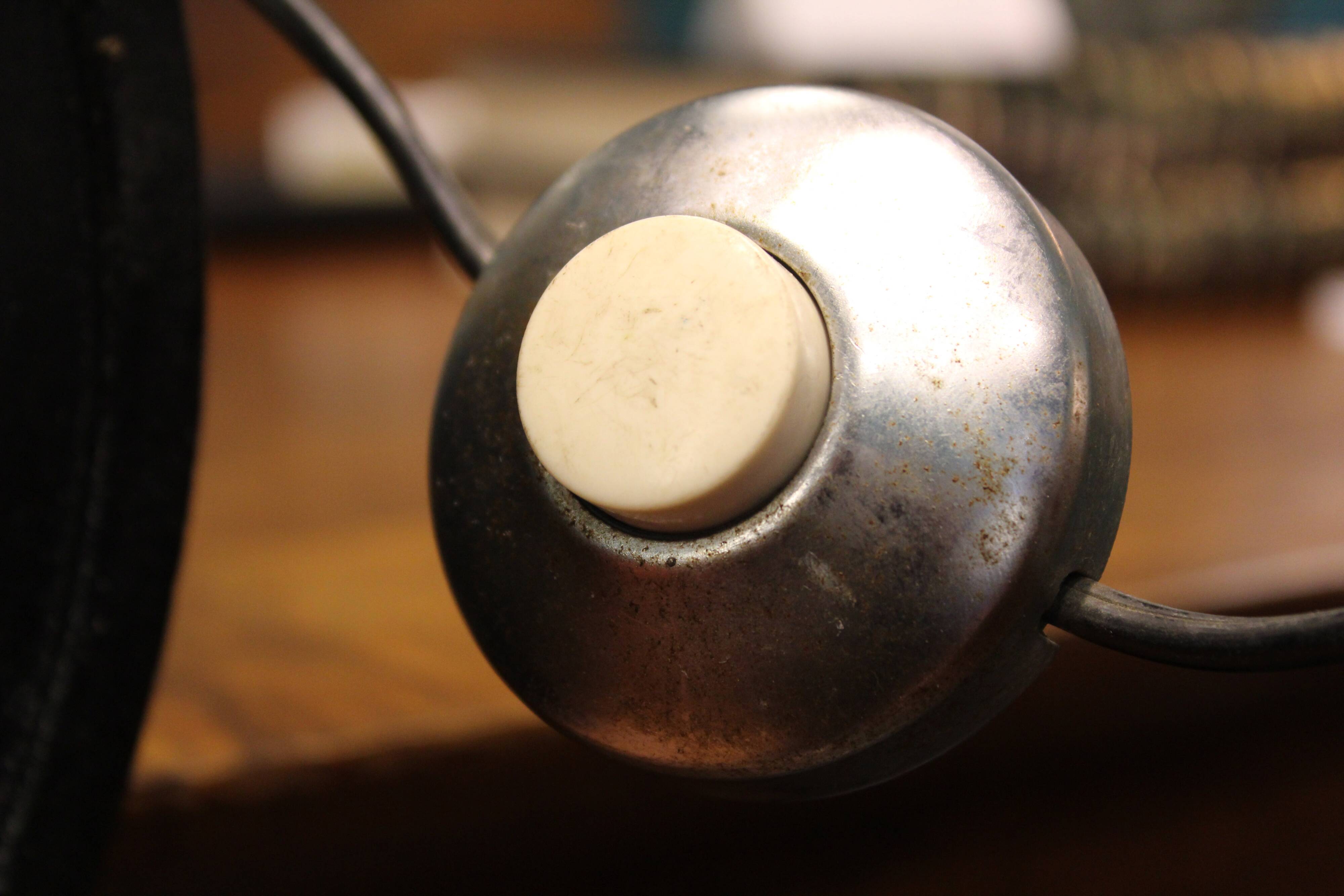 Piantana in metallo cromato Firmata Radice, Italia 1970s, in ottime conditions