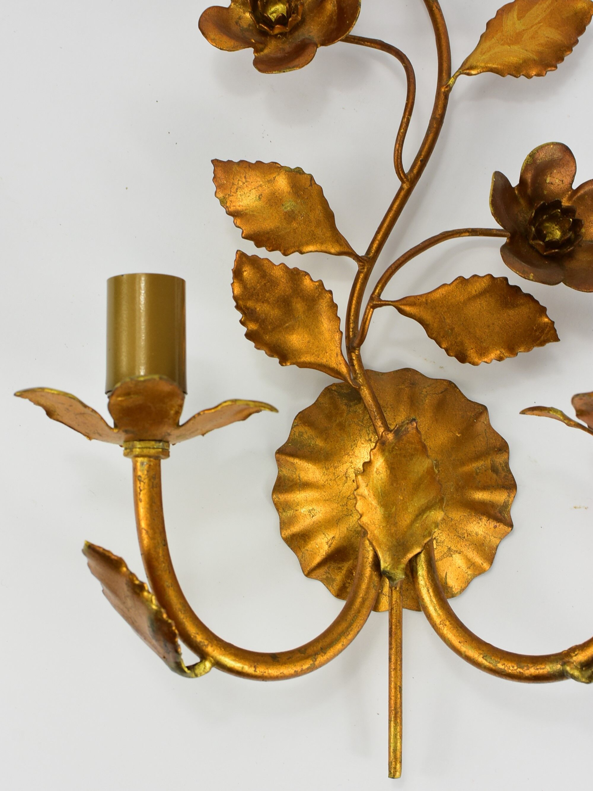 Wall lamp, golden flowers