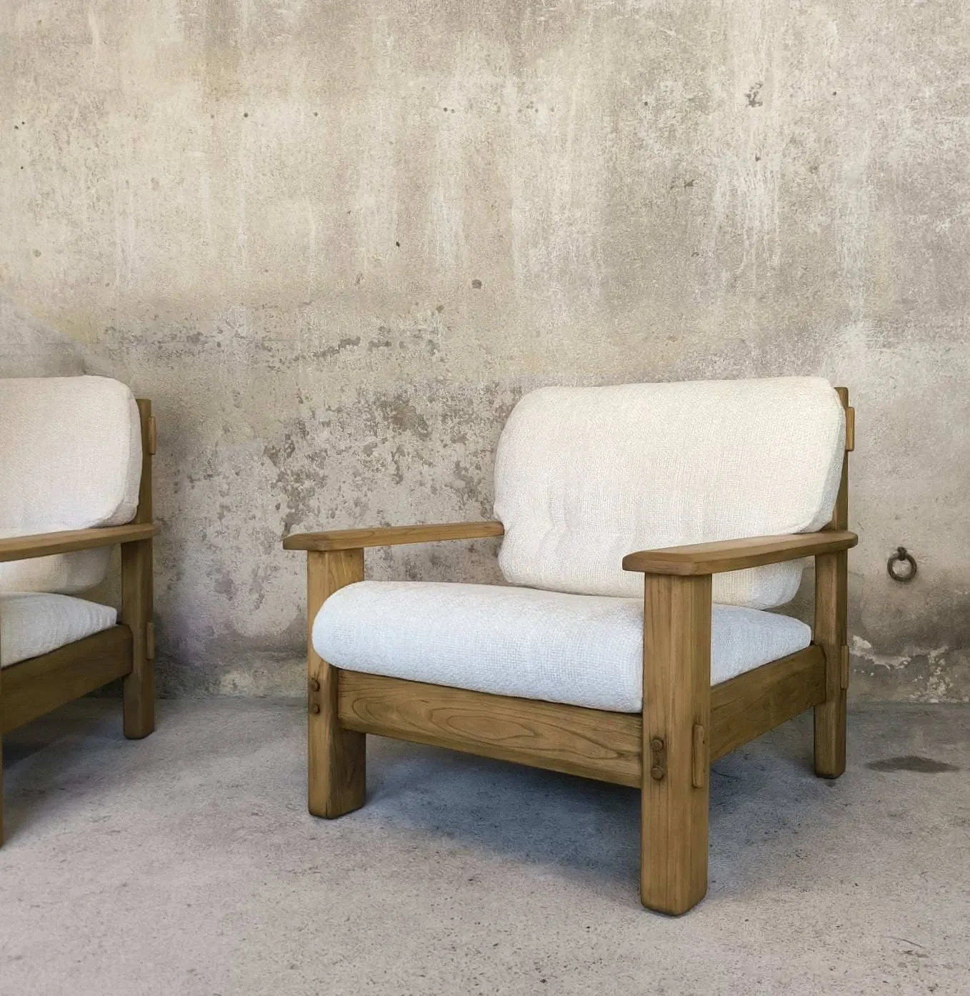 Paire de fauteuils vintage en orme massif