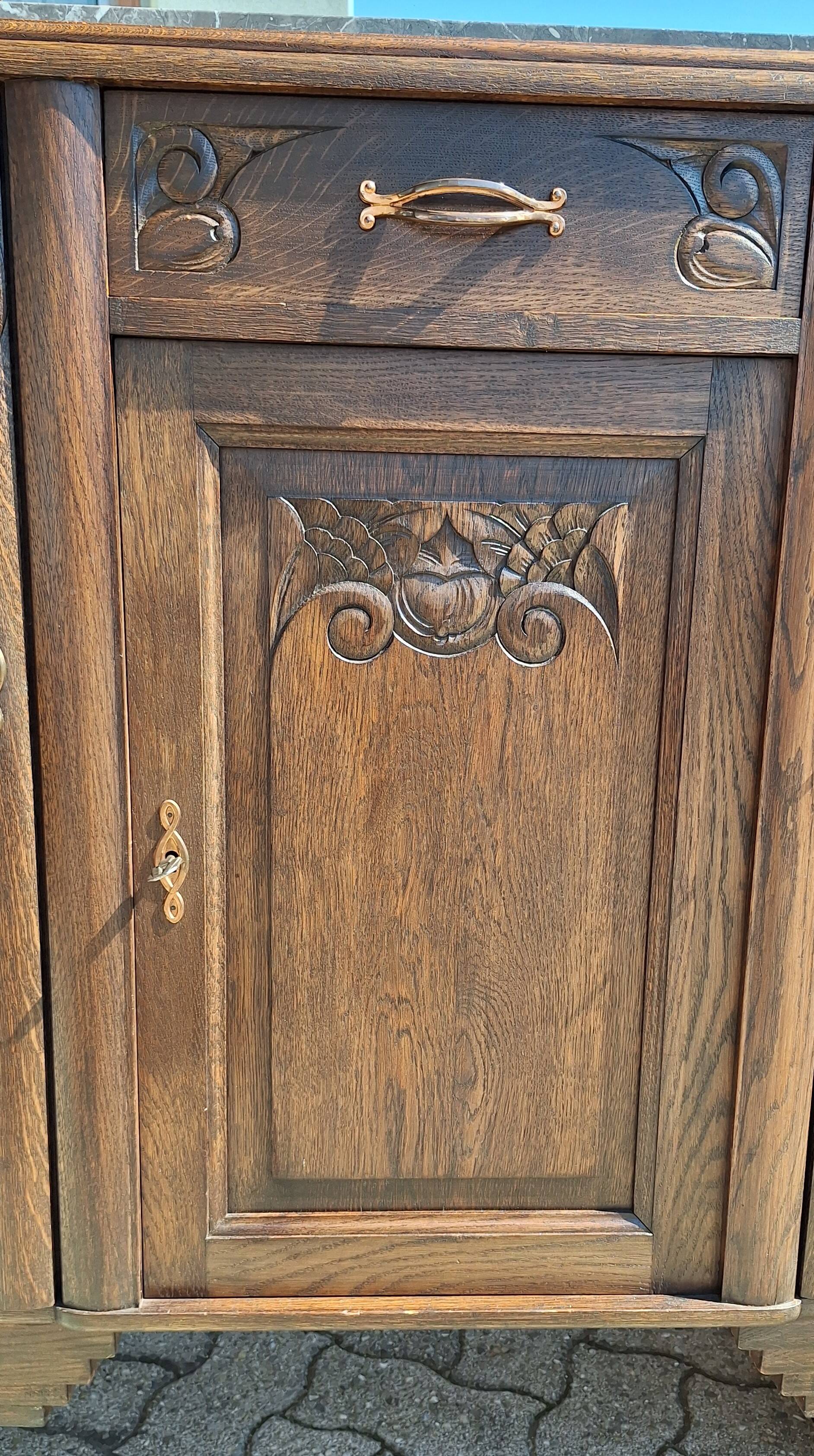 Art Deco sideboard in solid oak – Marble & mirror