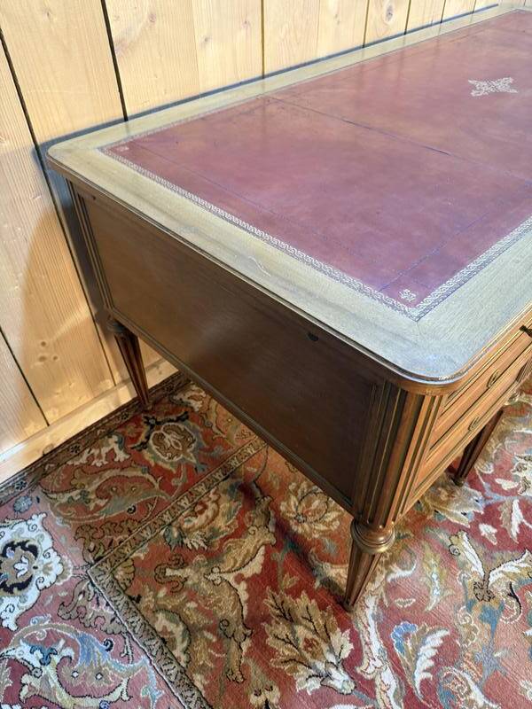 Bureau plat double de style Louis XVI en acajou à 8 pieds
