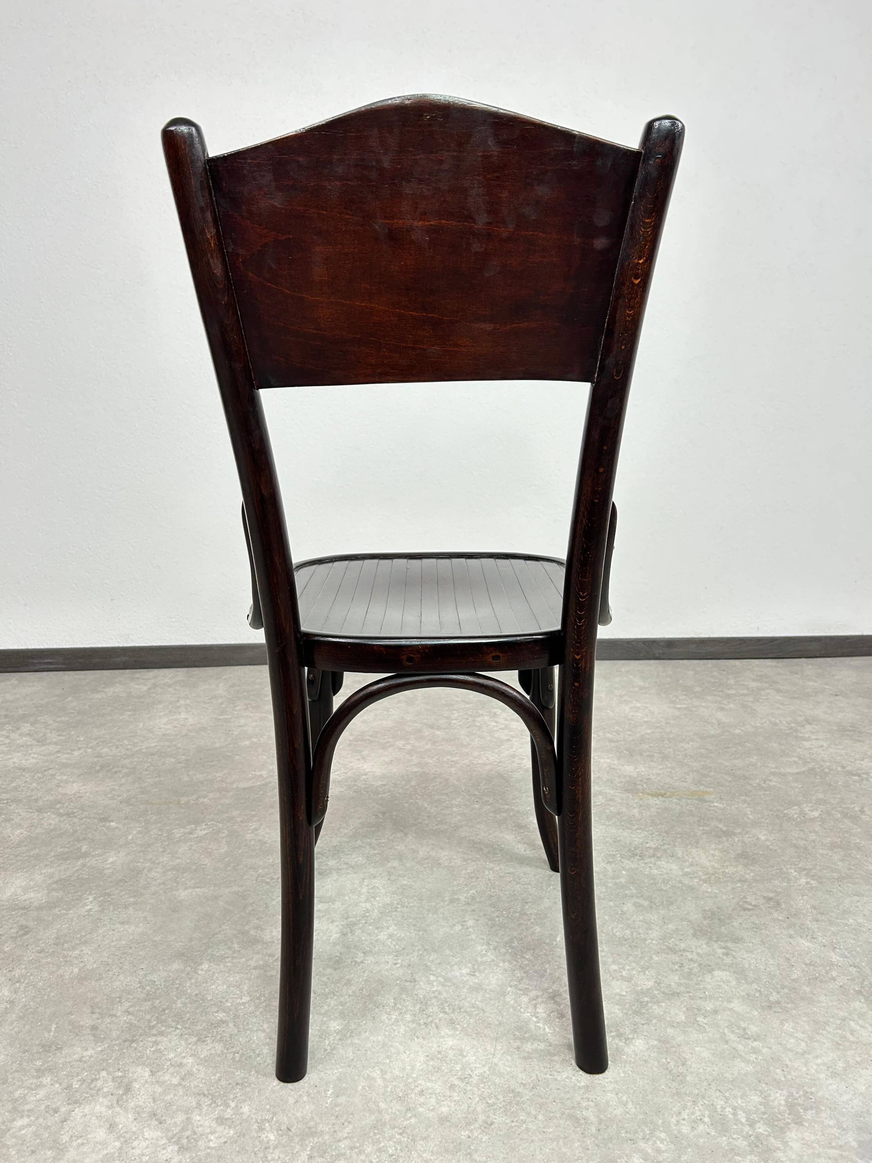 Dining chair in beech and bentwood by Thonet Uzhhorod Czechoslovakia