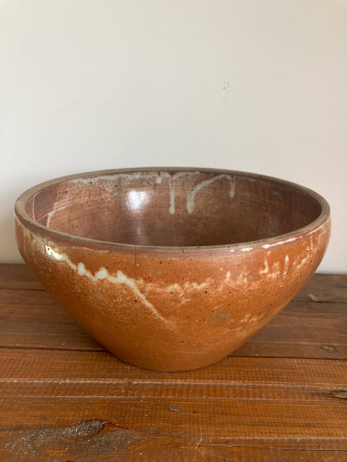 Stoneware salad bowl