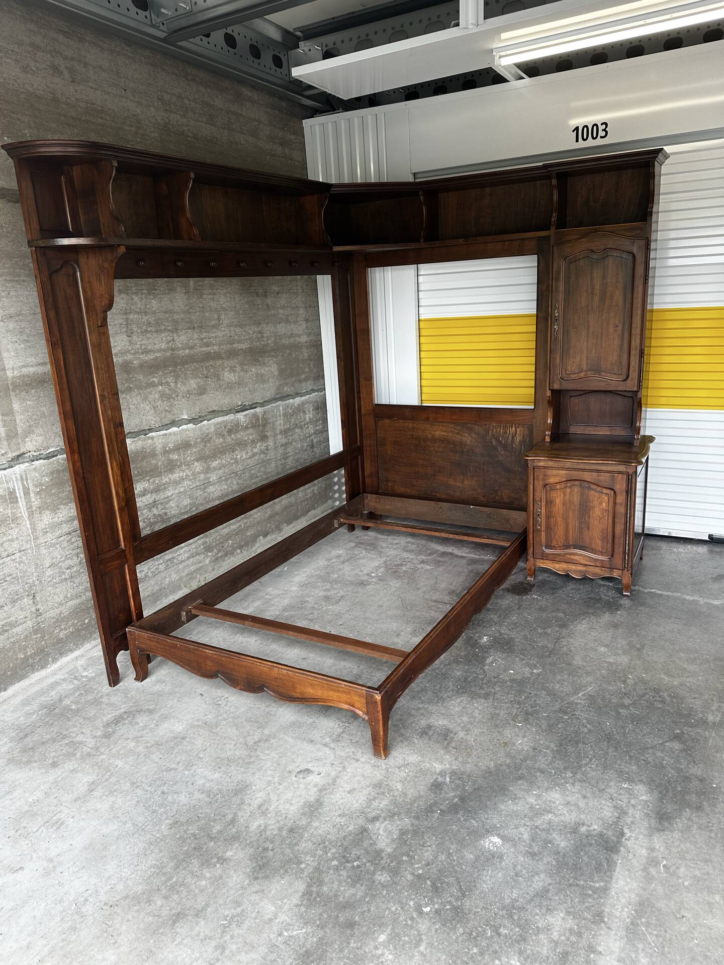 Solid wood bookshelf - French work from the 1950s