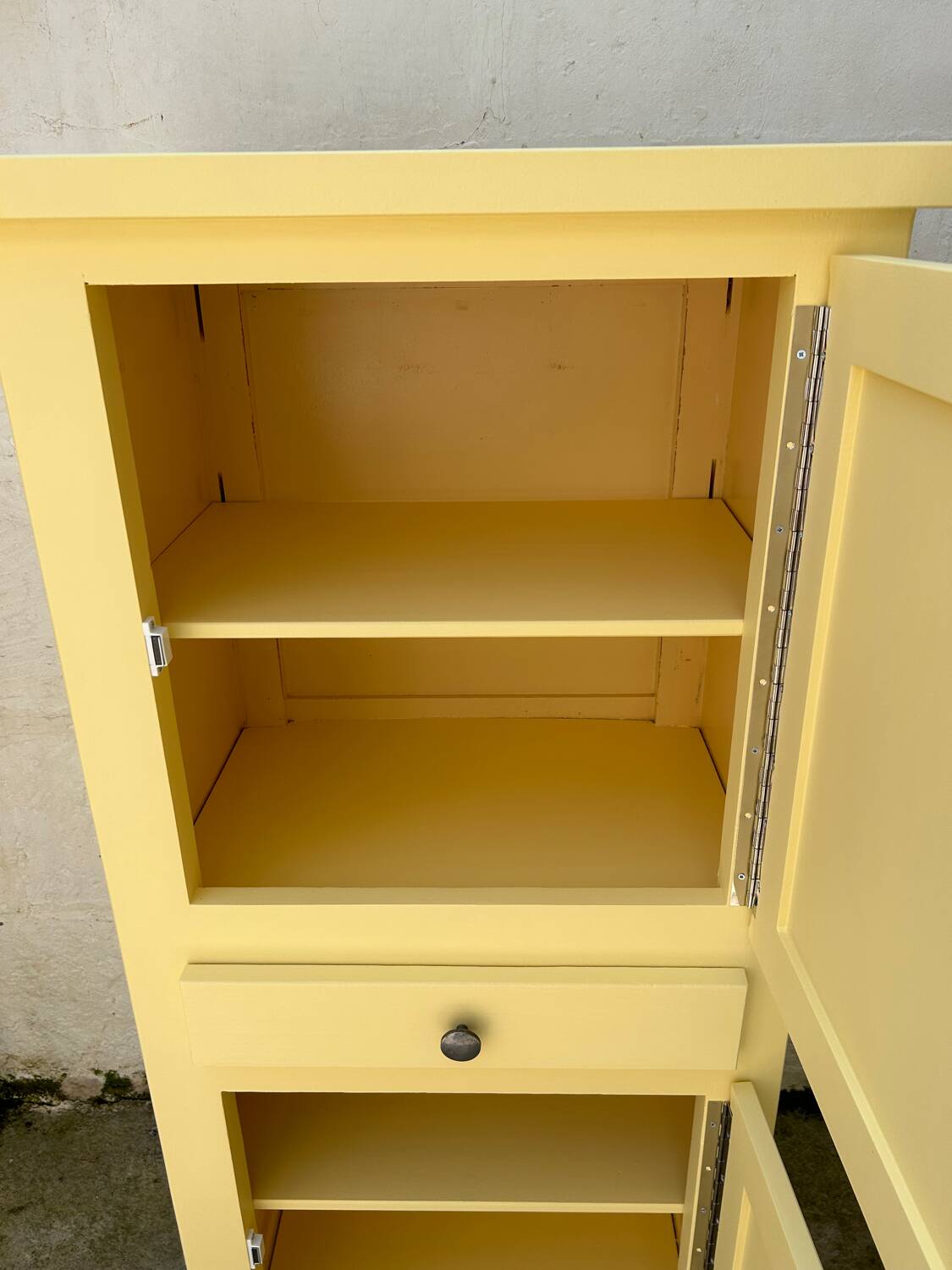 Buffet haut en bois peint (rénové)
