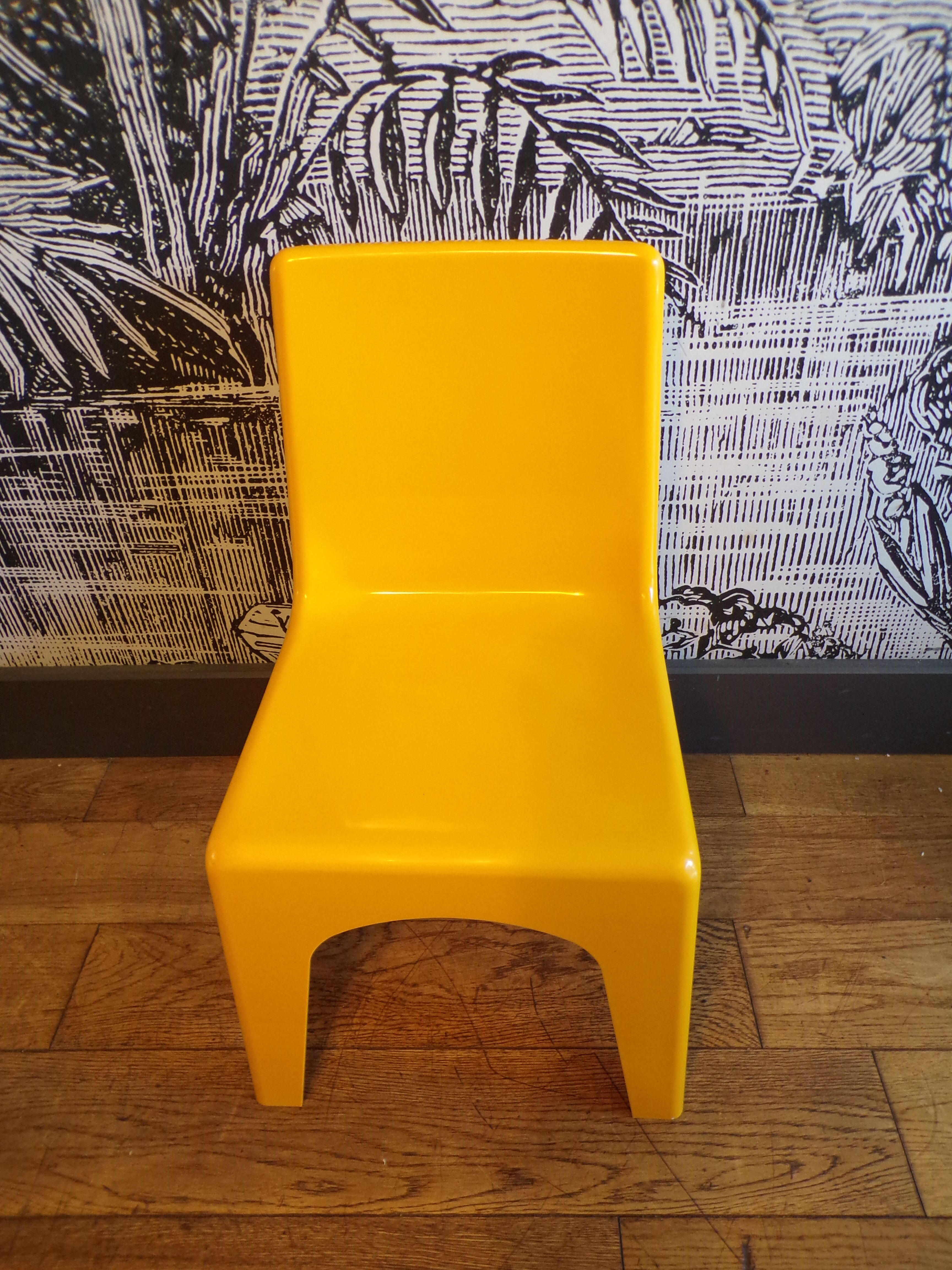 Chaise enfant 1970 plastique thermoformé