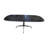 Oval table by Charles and Ray Eames Hermann Miller edition