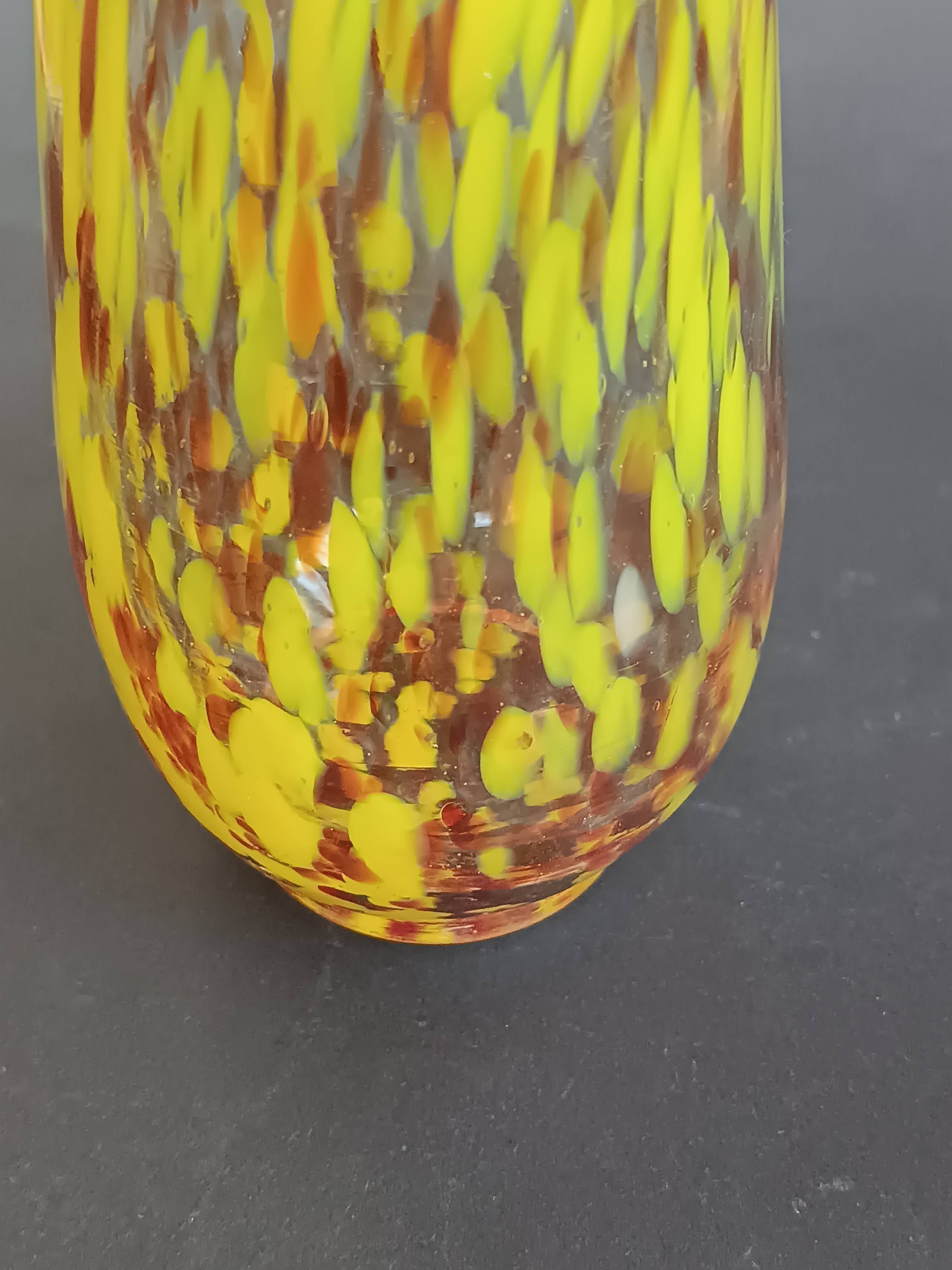 Vase conique verre de Murano moucheté jaune 1970
