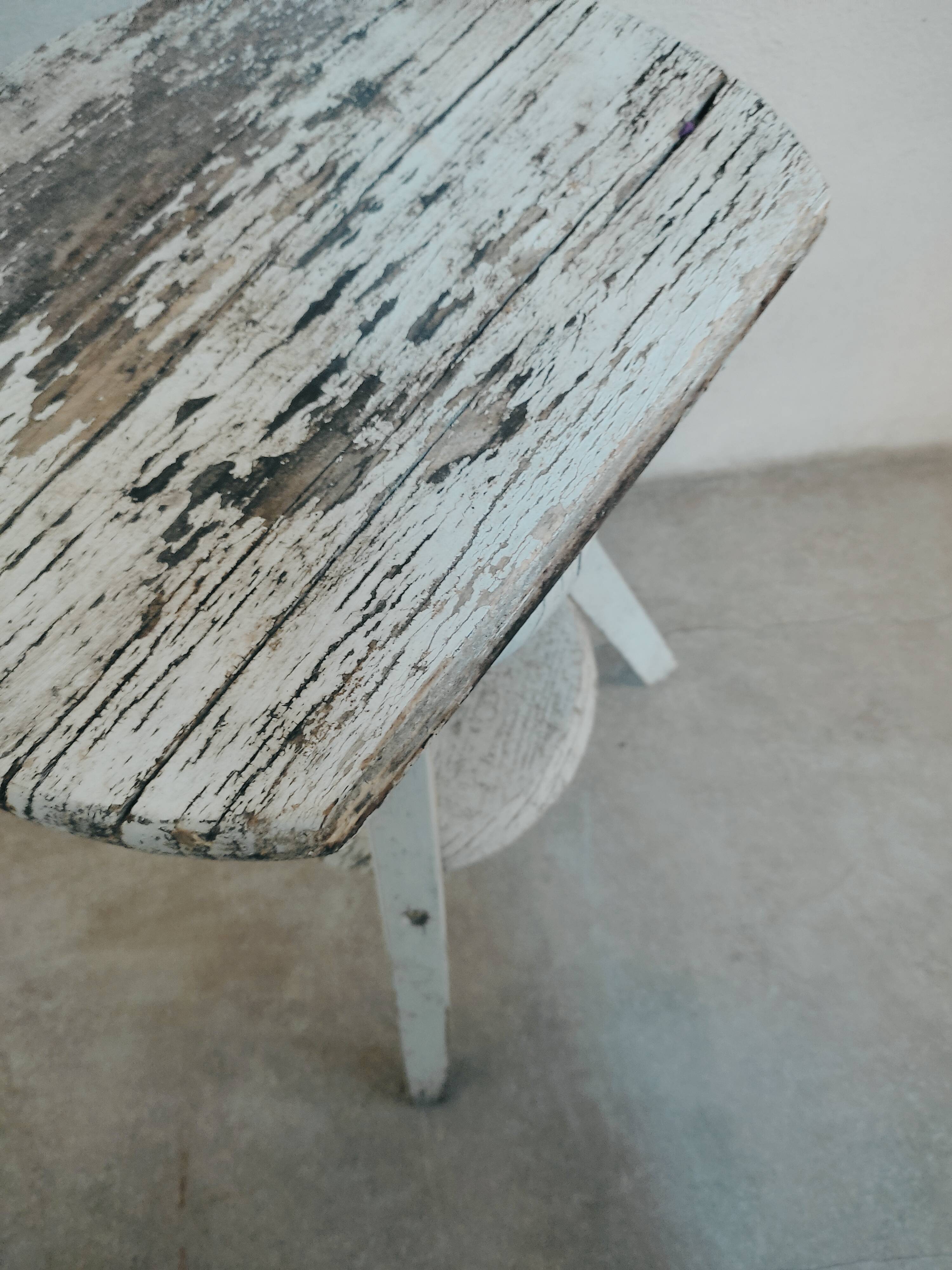Wooden stool for plant
