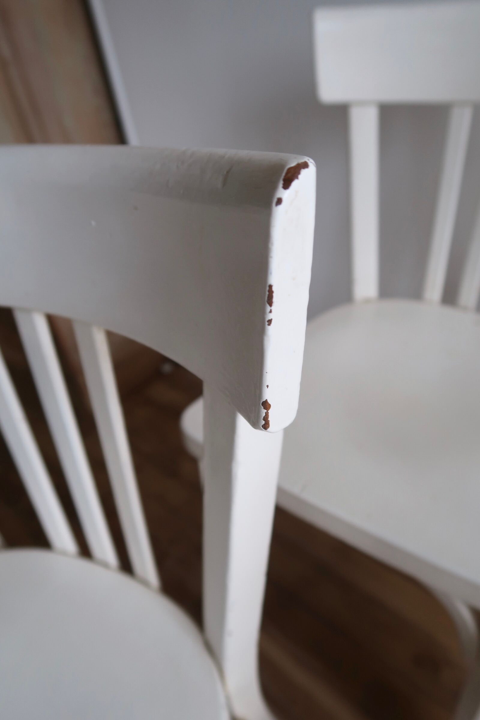 Set of 4 white wooden bistro chairs