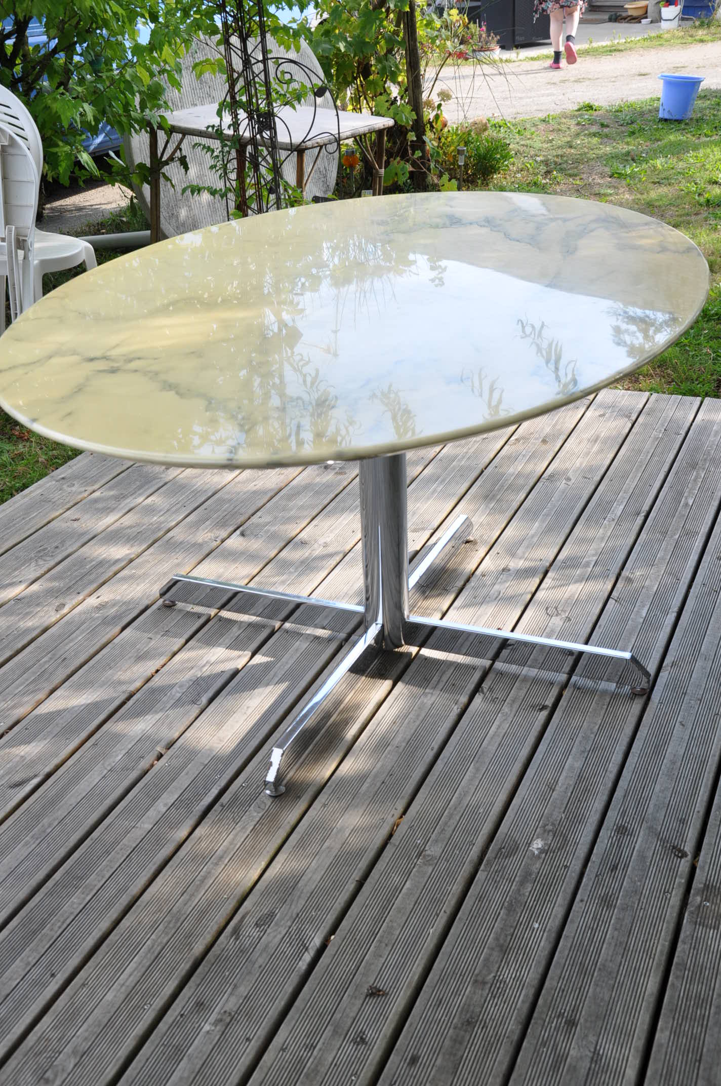 Meal table, oval, marble, 70