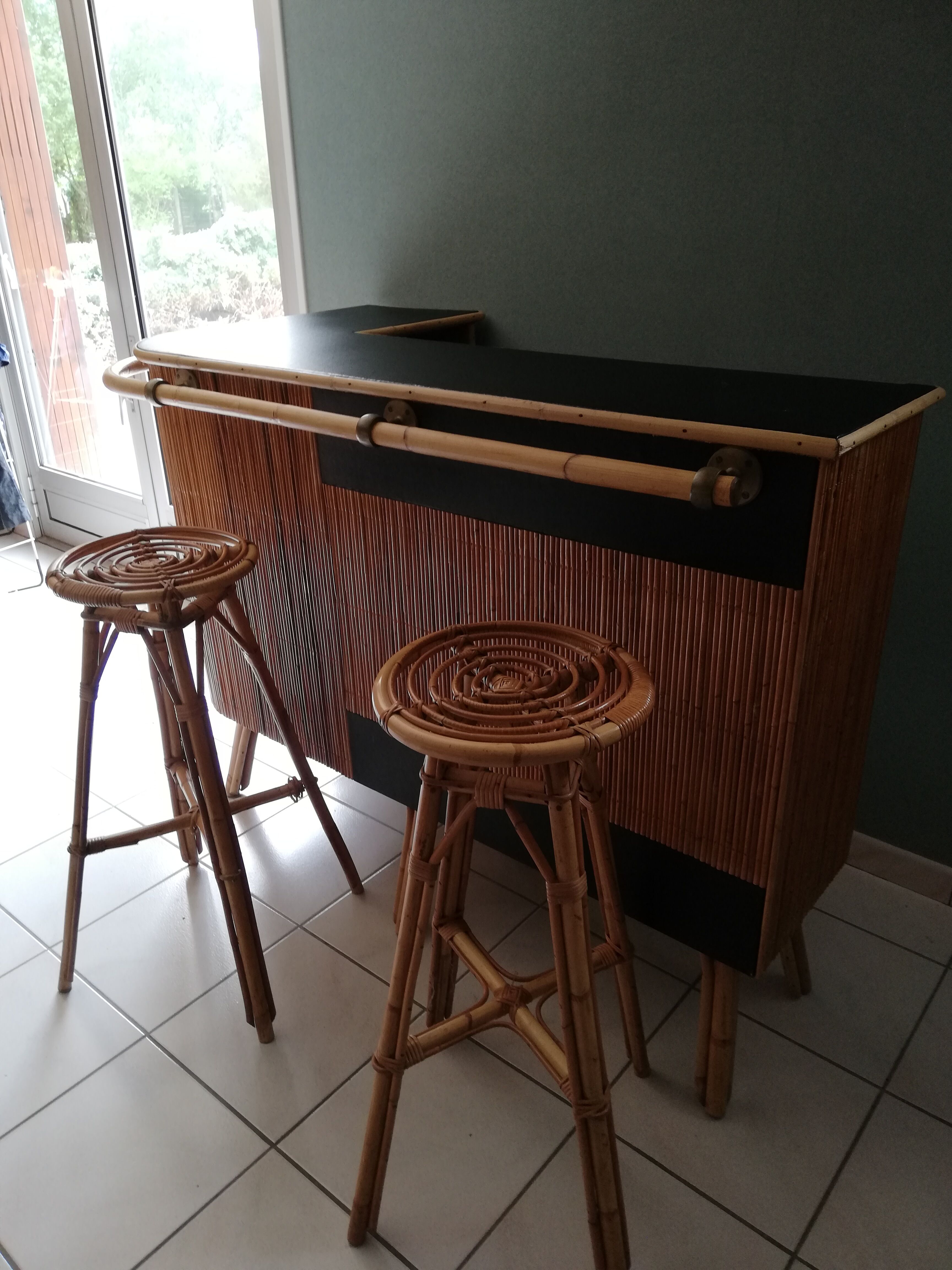 Bar rattan and its 2 stools 60