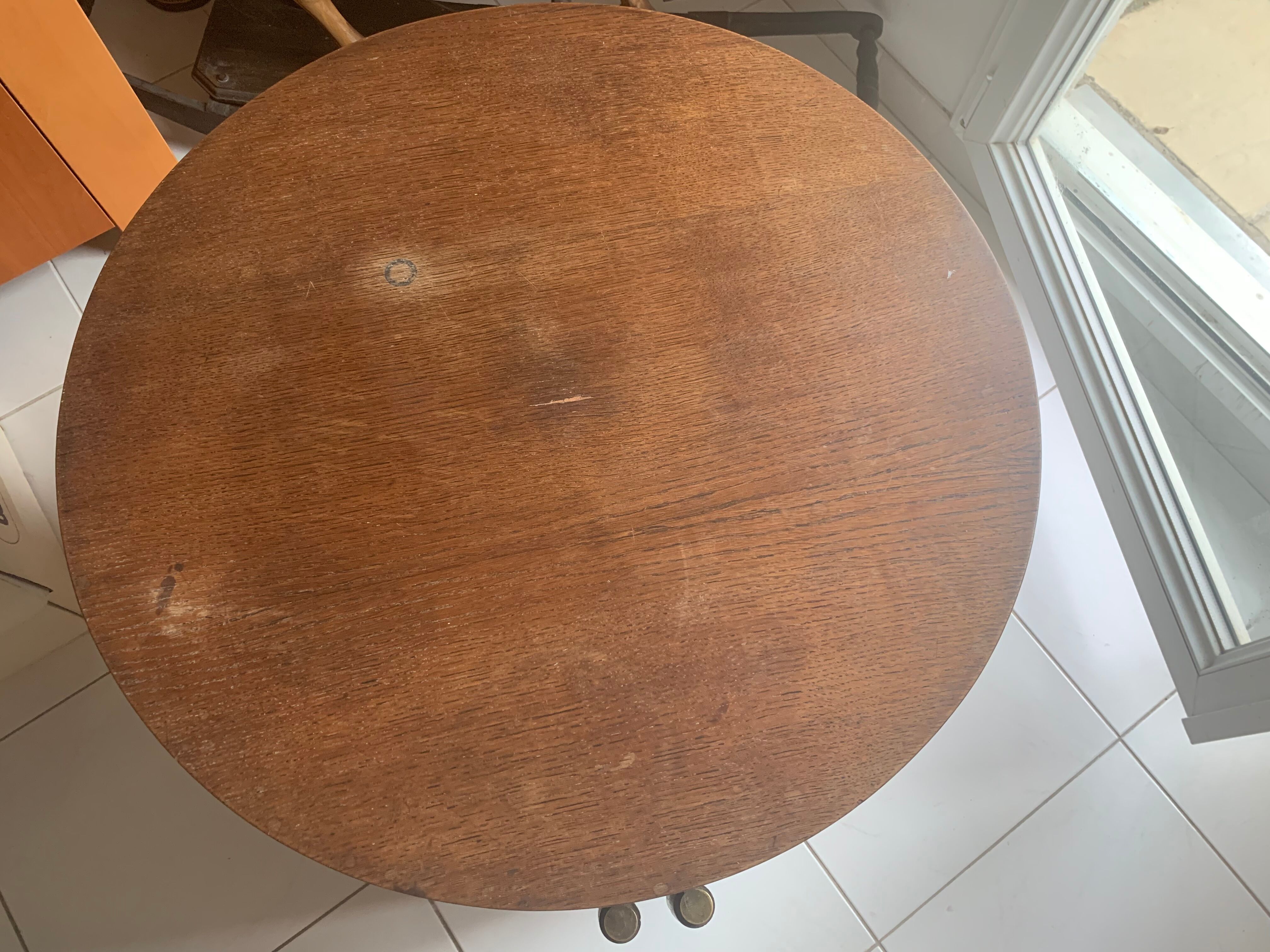 Circular art deco bar