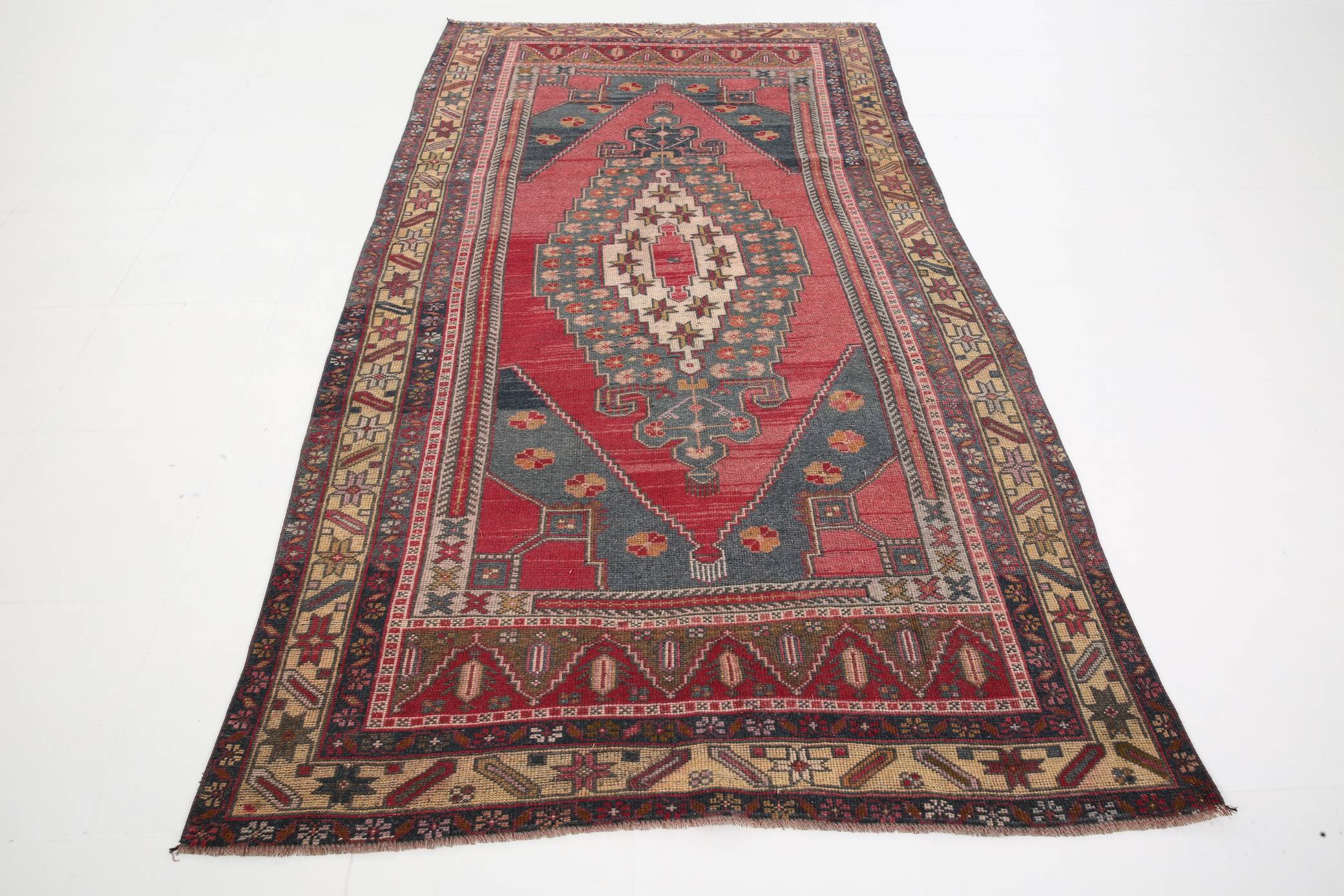 5x9 Red & Cream Classic Persian Rug, 152x271Cm