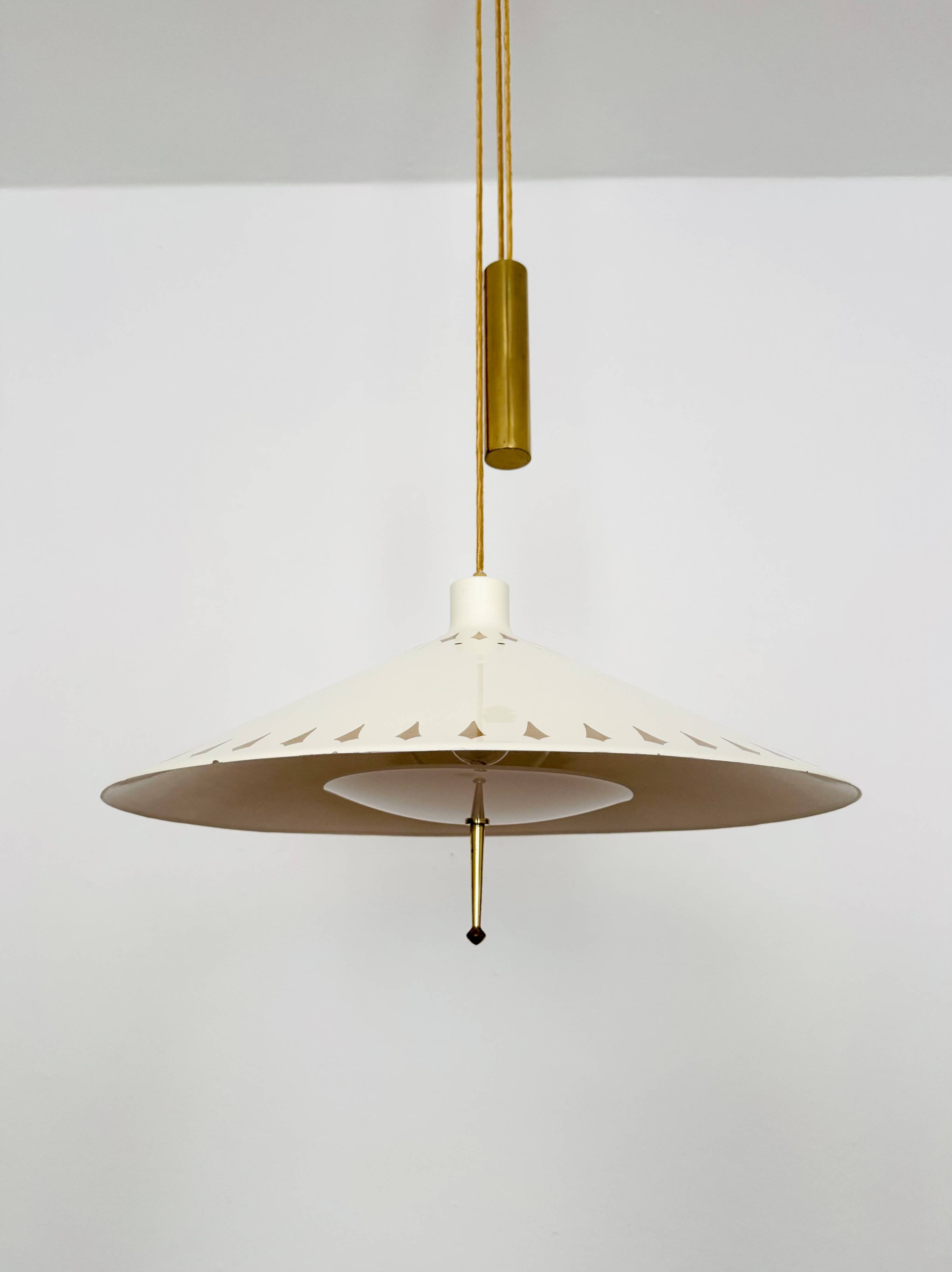 Suspension unique avec contrepoids par Vereinigte Werkstätten München