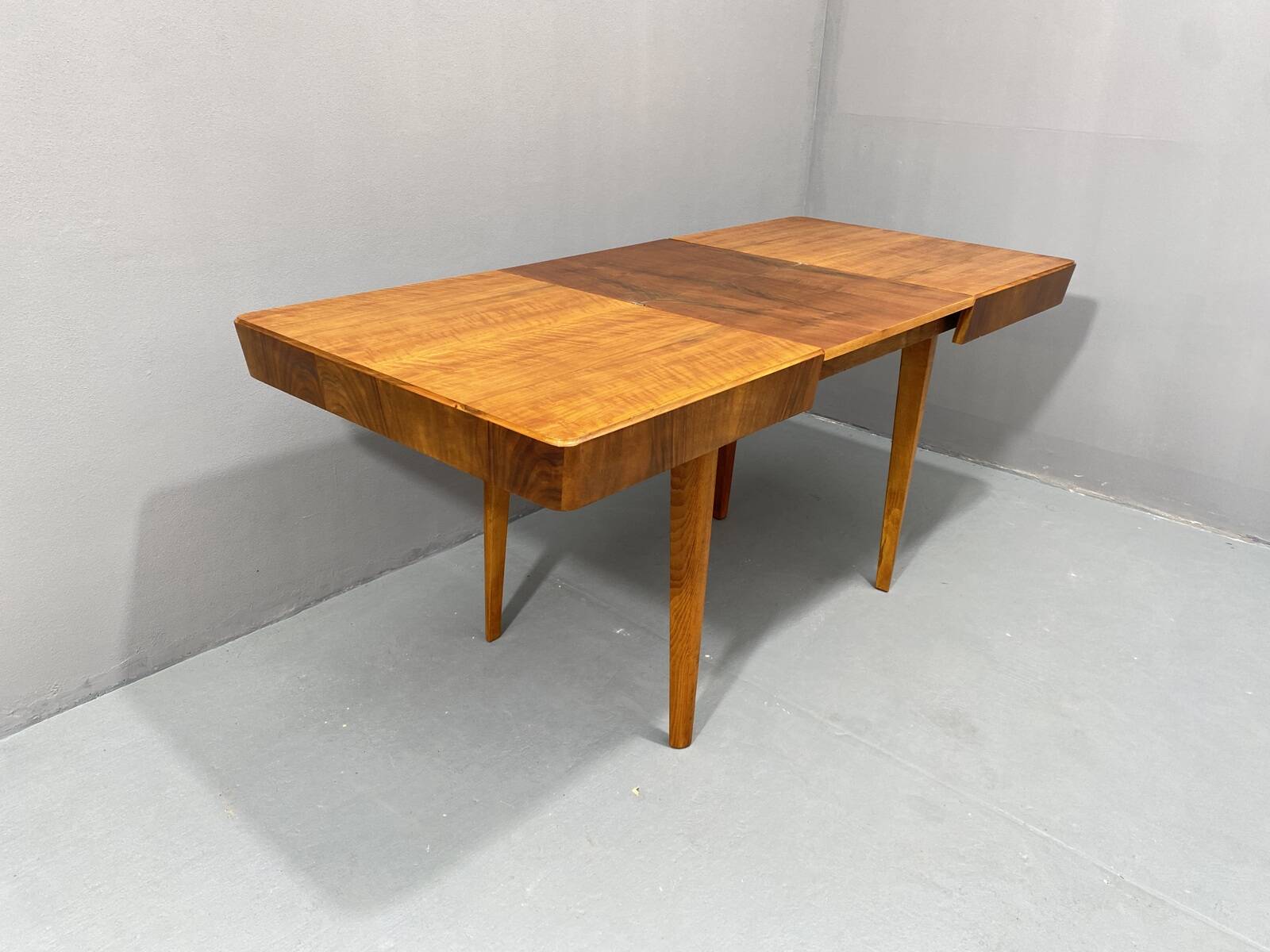 Table à manger réglable en noyer par Setona, années 1950, Tchécoslovaquie