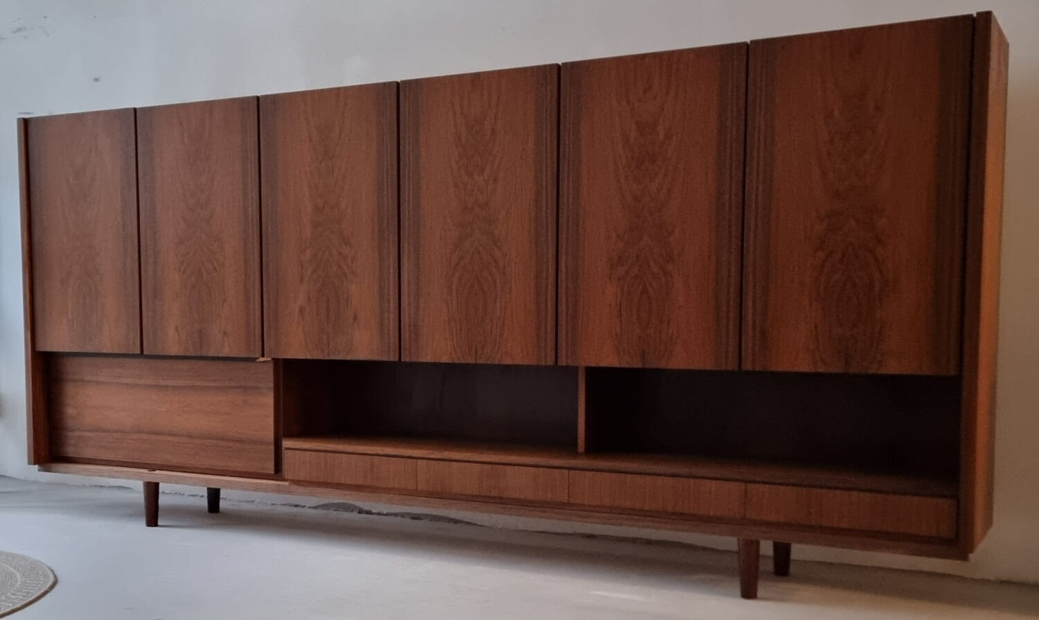 Tableau central du milieu du siècle