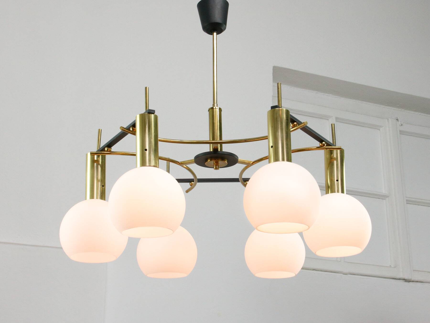 Mid-Century Modern Italian Brass and Opaline Chandelier