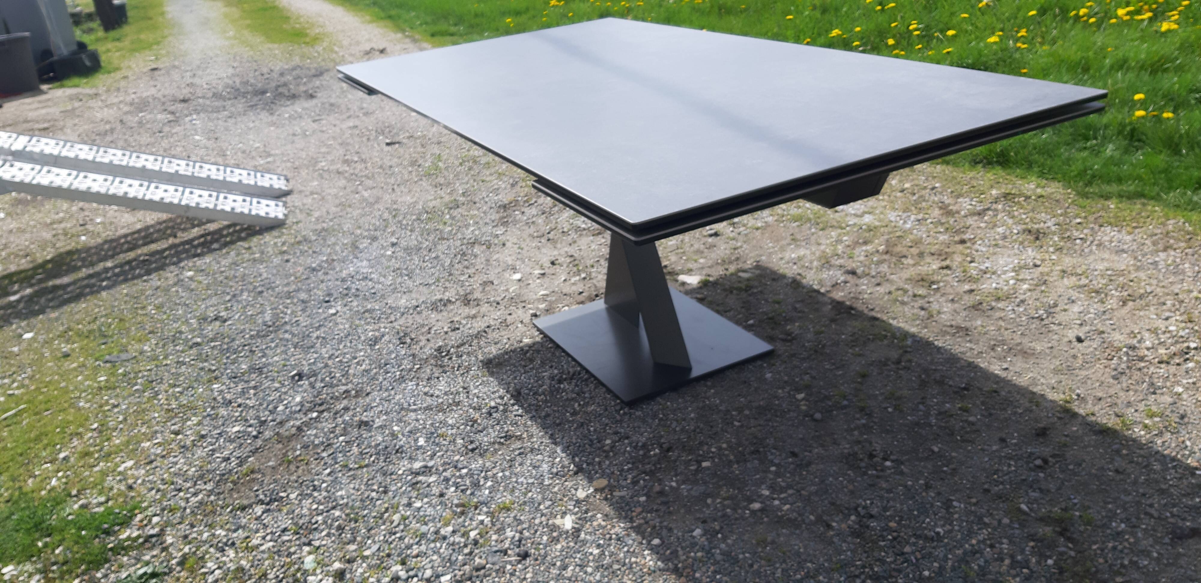 Table roche bobois axel model by Hatano Hyoshiaru