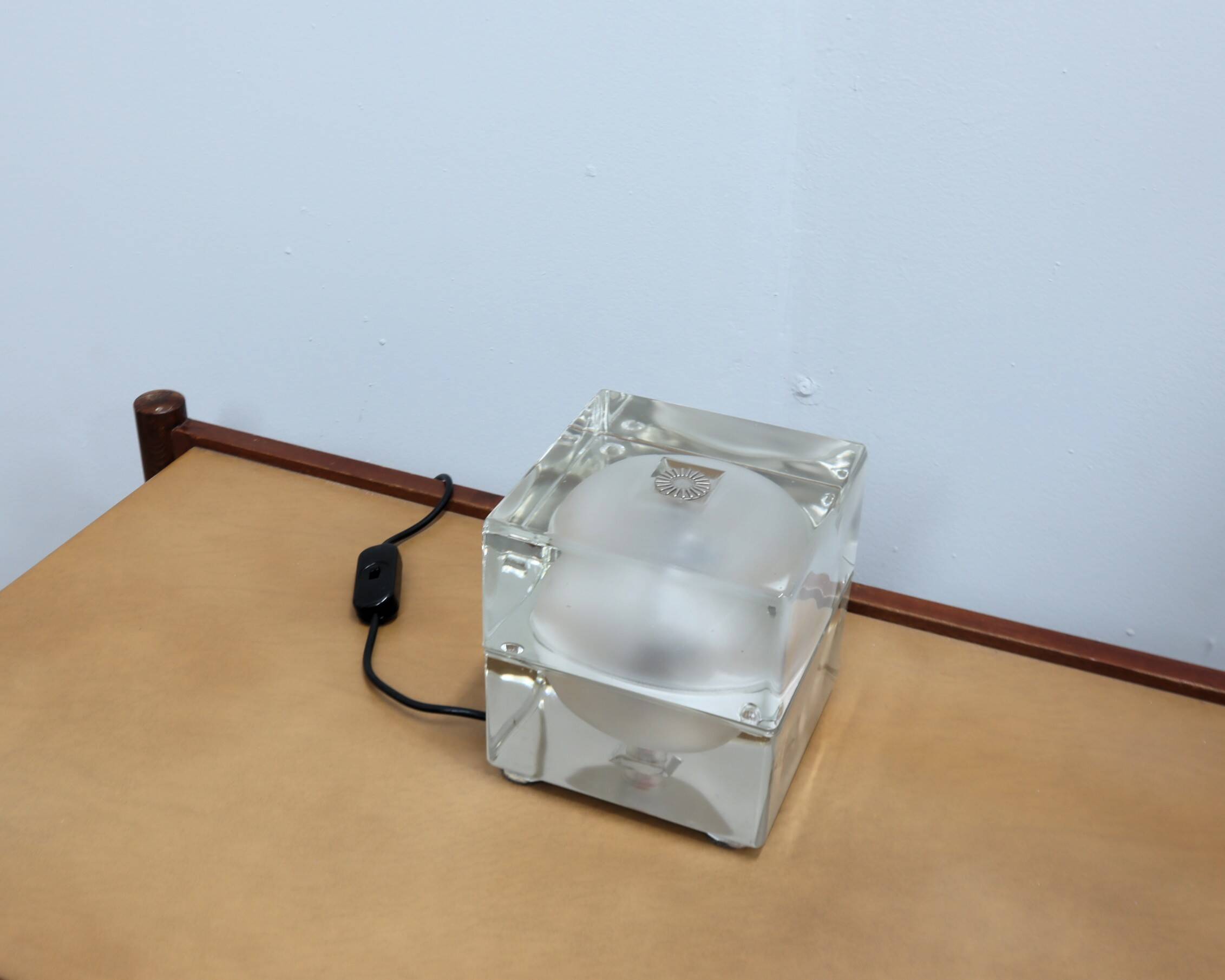 1960s Cubosfera table lamp by Alessandro Mendini for Fidenza Vetraria