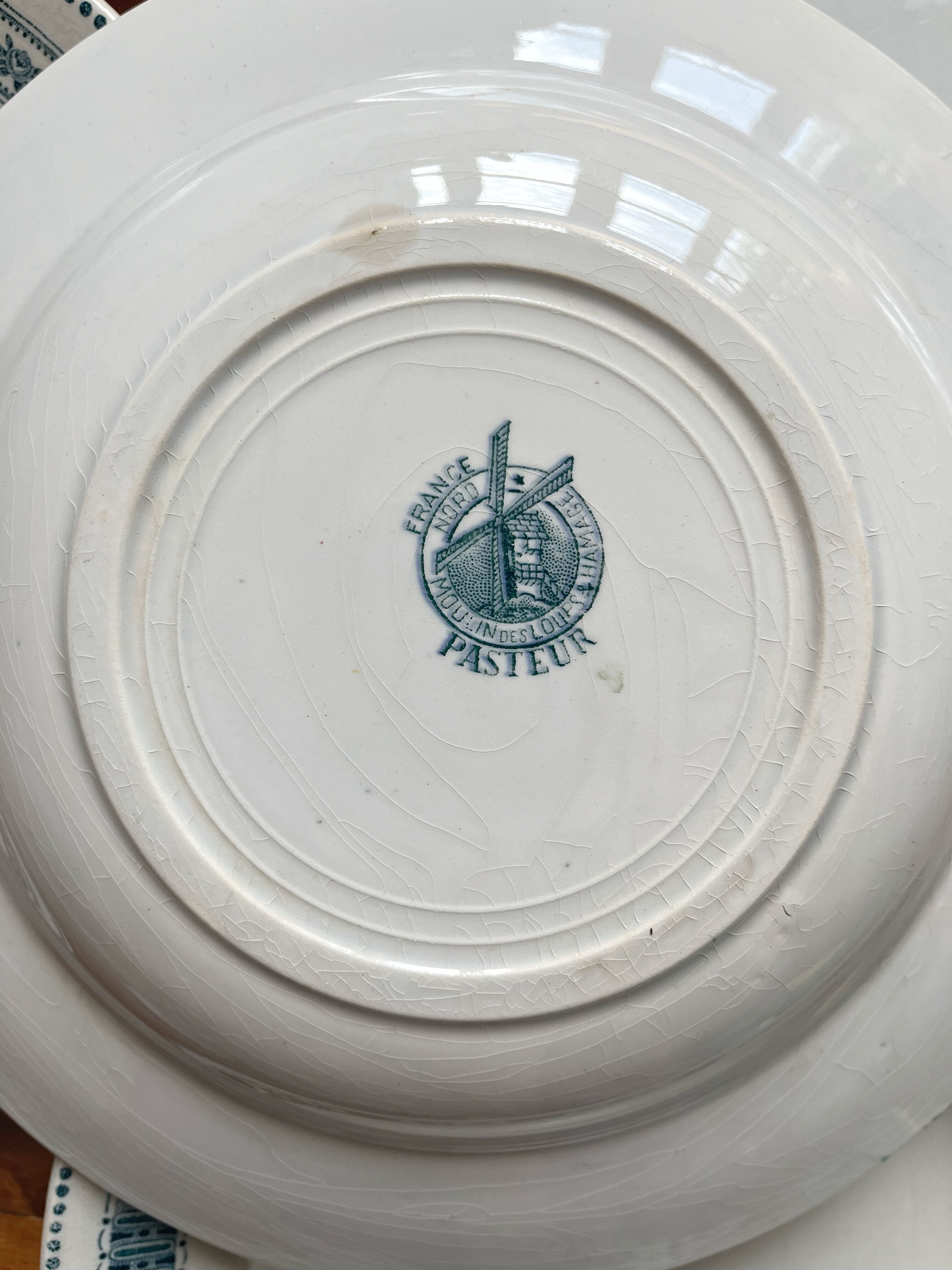 5 Pasteur Moulin des Loups & Hamage ironstone soup plates