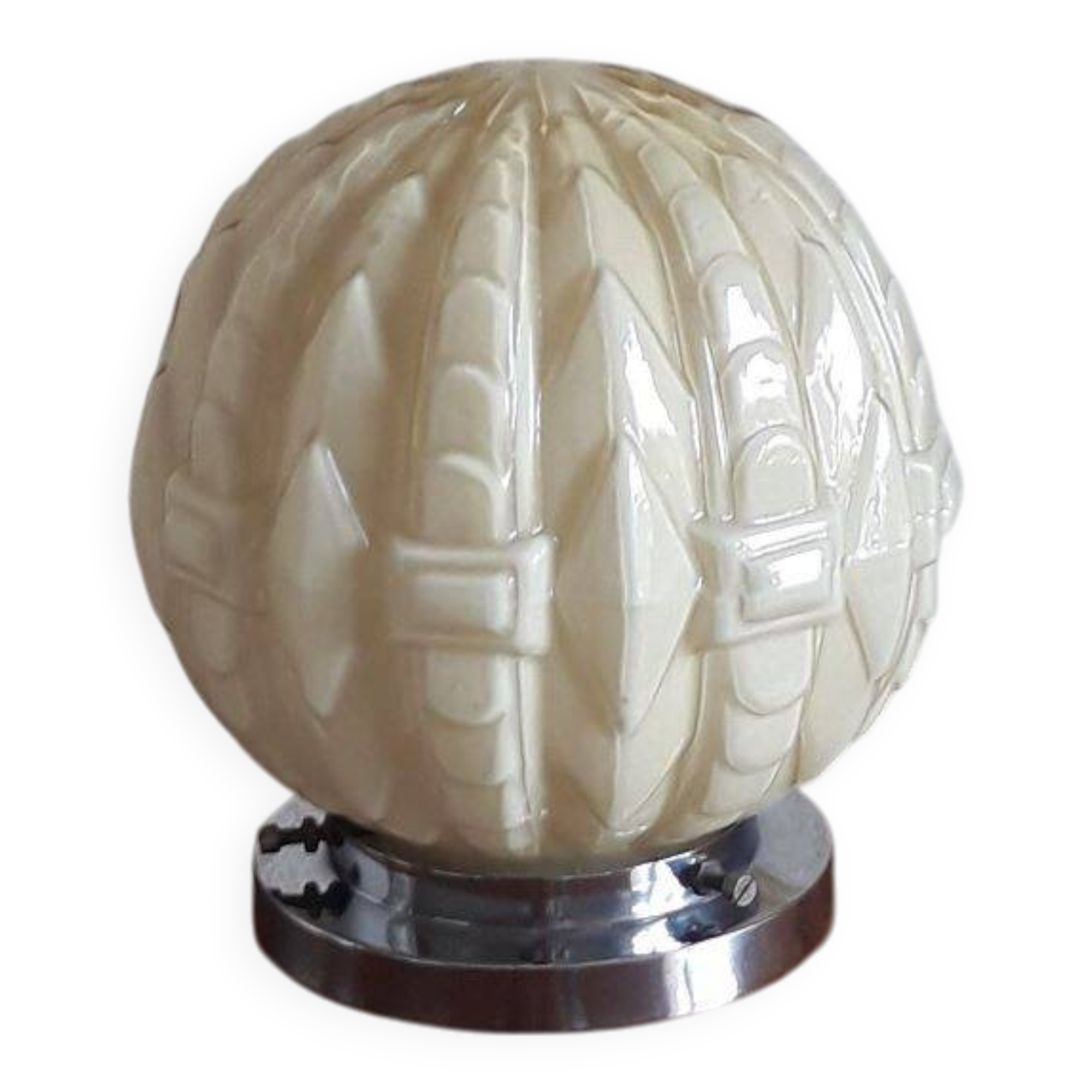 Authentic 20th-century Art Deco globe lamp in coloured glass.