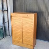 Curtain cabinet
