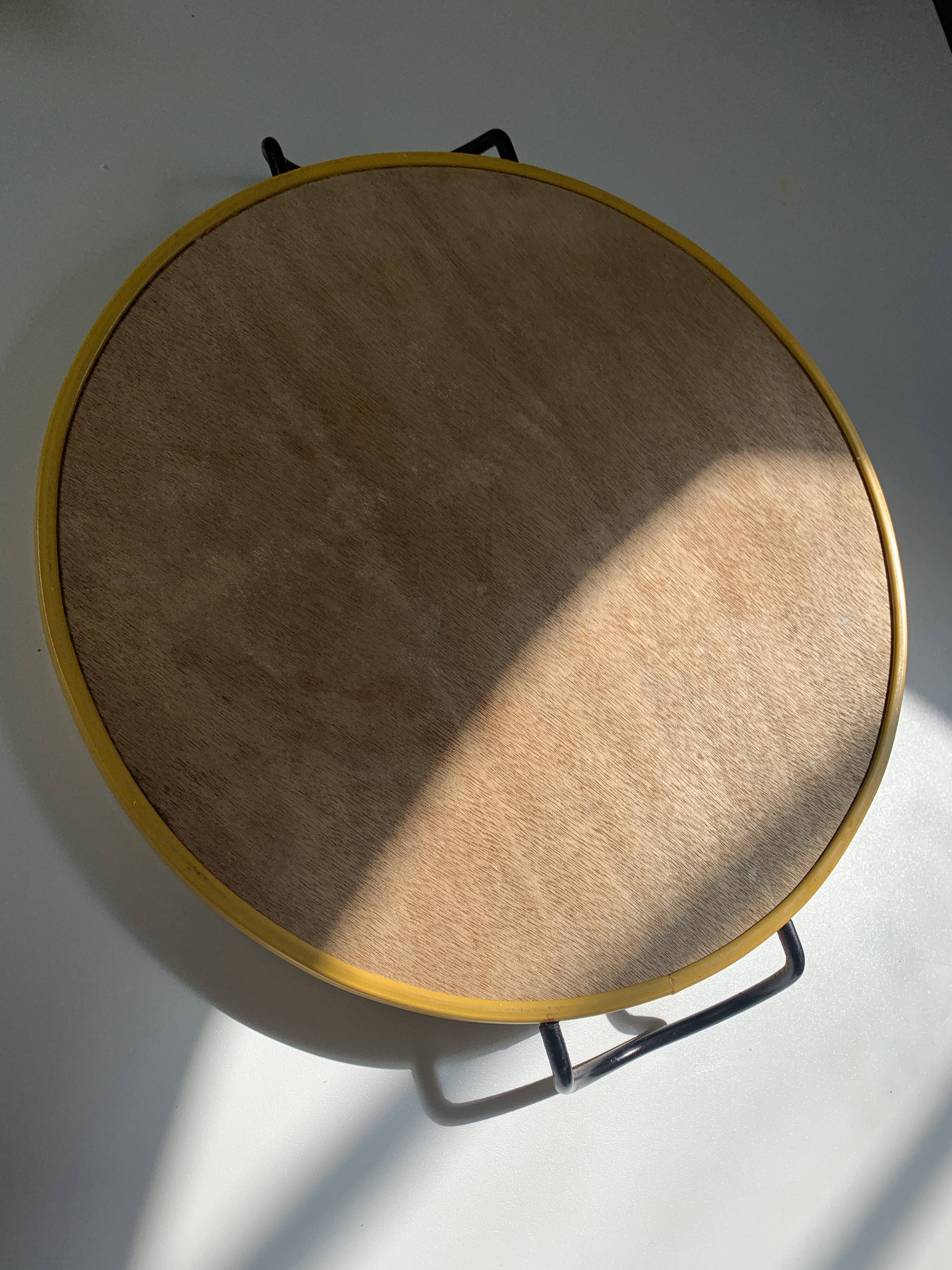 50s top in black eglomized glass and yellow plastic tower.