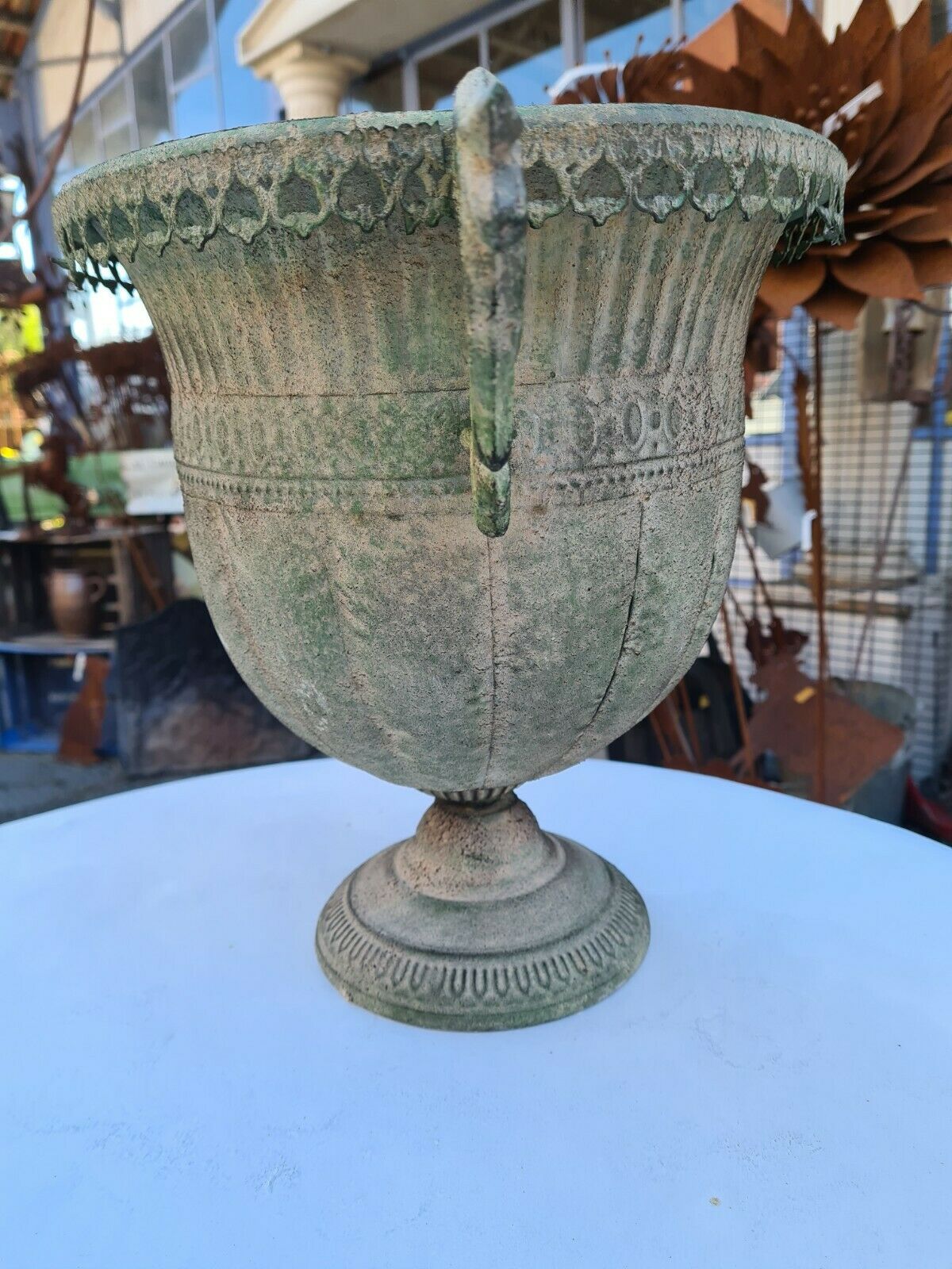 Medici vase in patinated iron