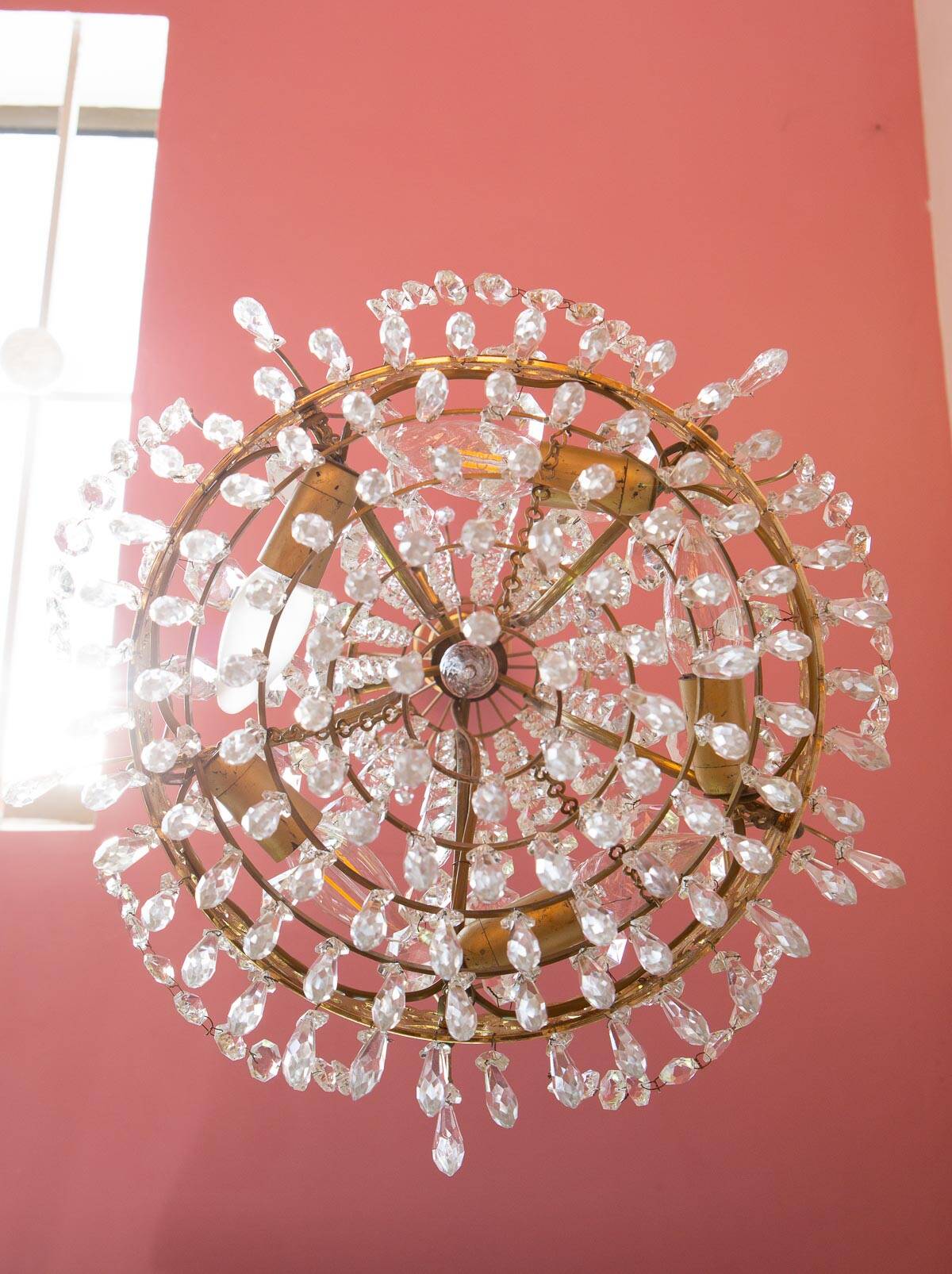 Swedish Gustavian style brass chandelier and 500 pendants circa 1960