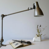 Articulated workshop lamp