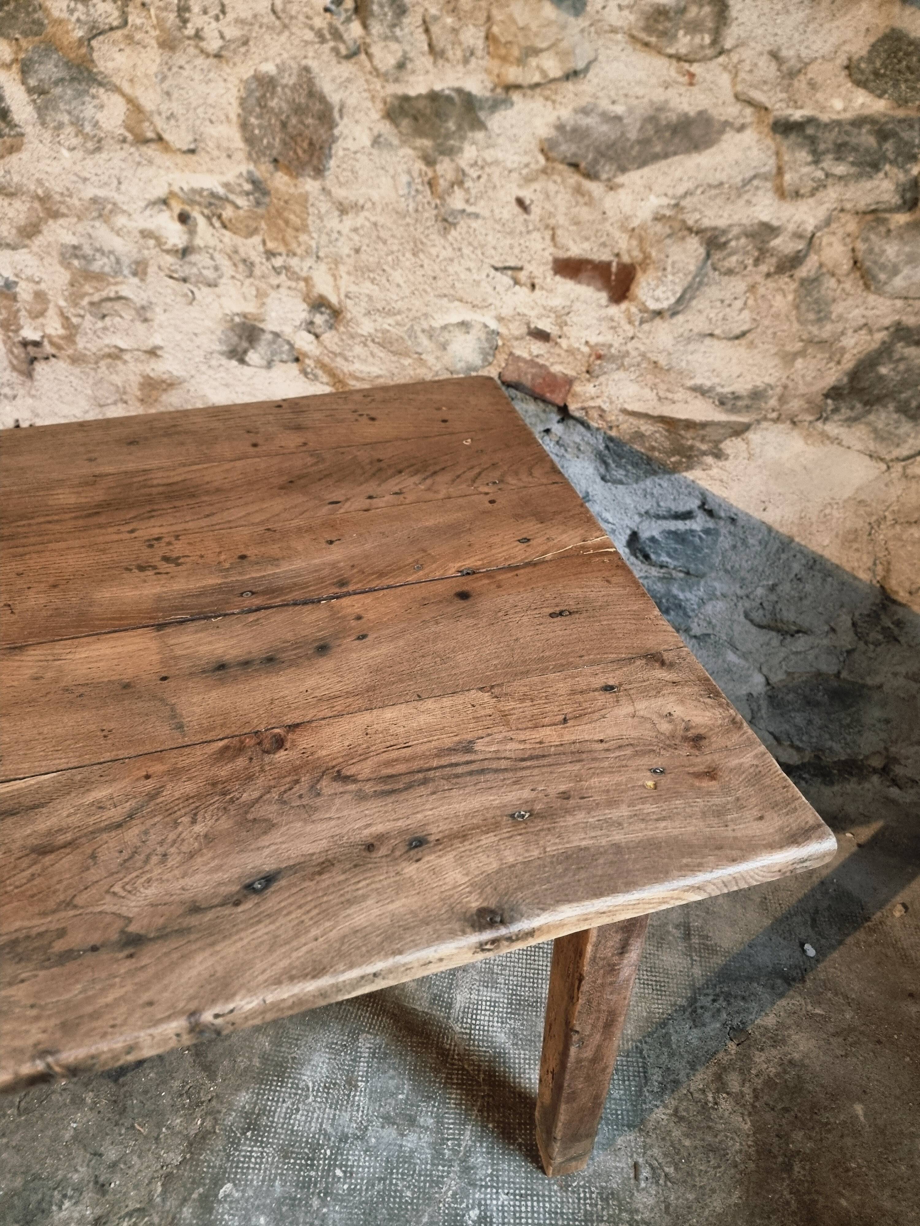 Table de ferme française ancienne en chêne avec deux tiroirs — XIXe siècle