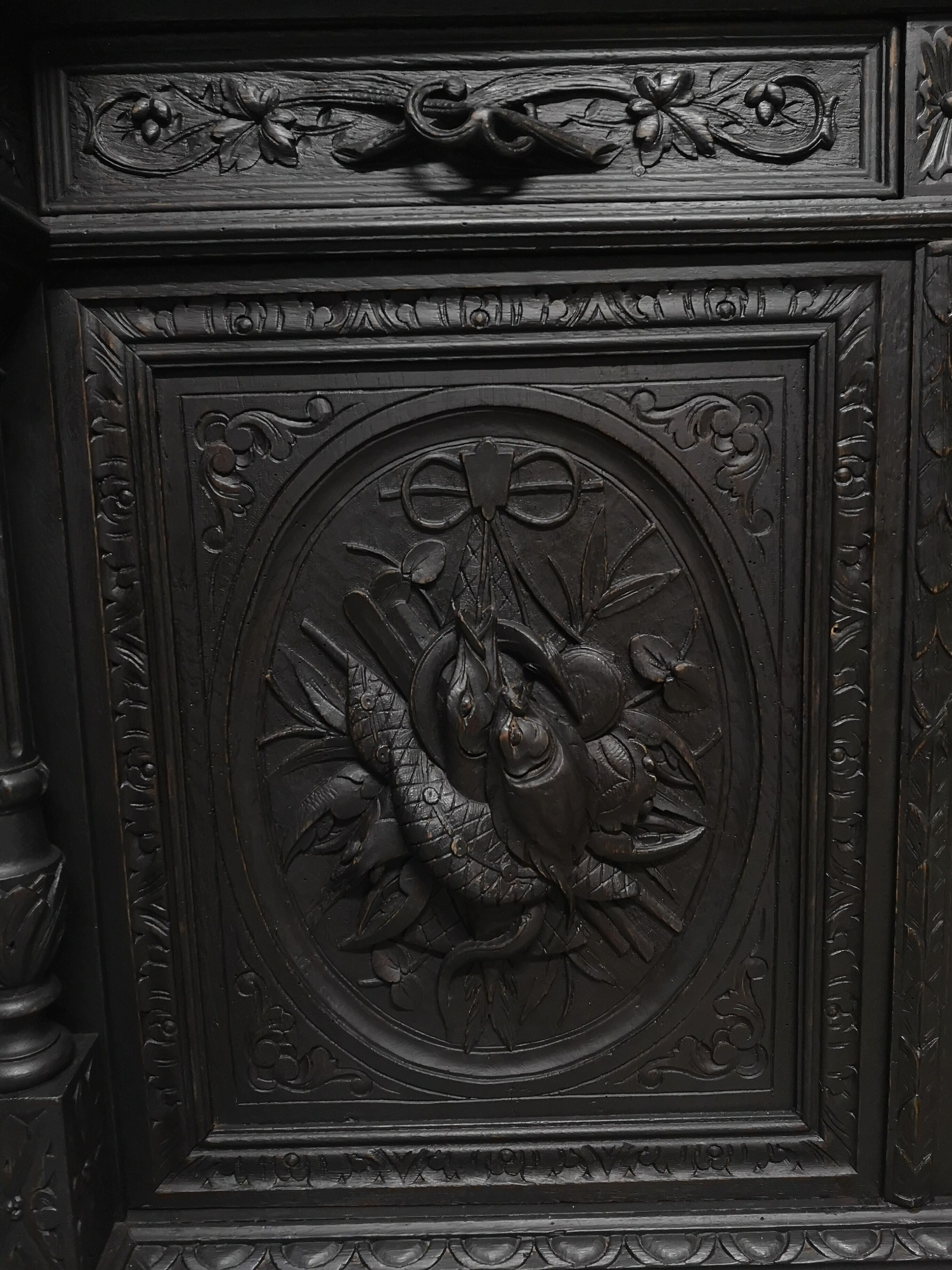 Hunting buffet XIX Louis XIII oak, cabinet curiosity showcase library
