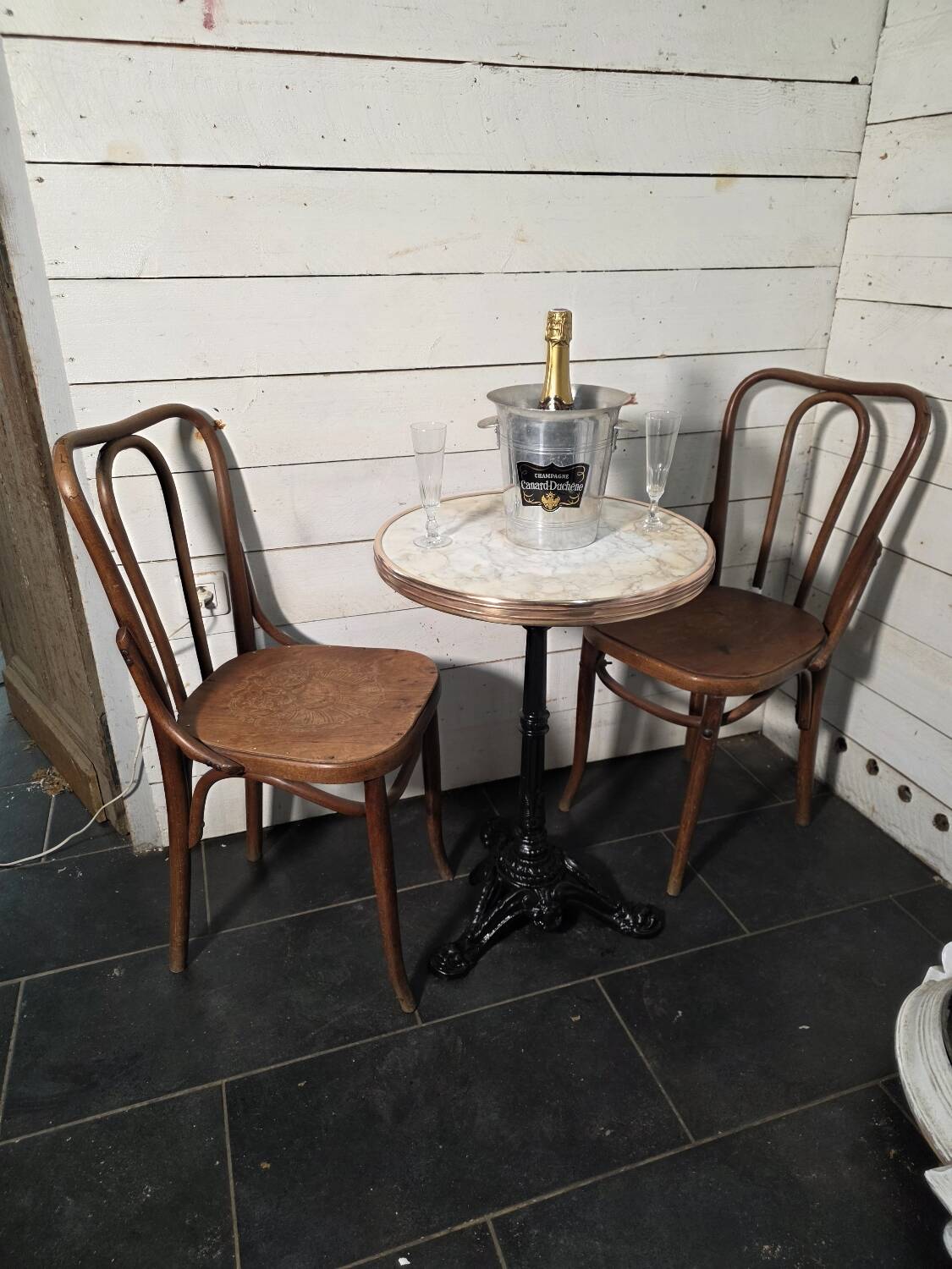Guéridon de bistrot dessus marbre et laiton pied fonte