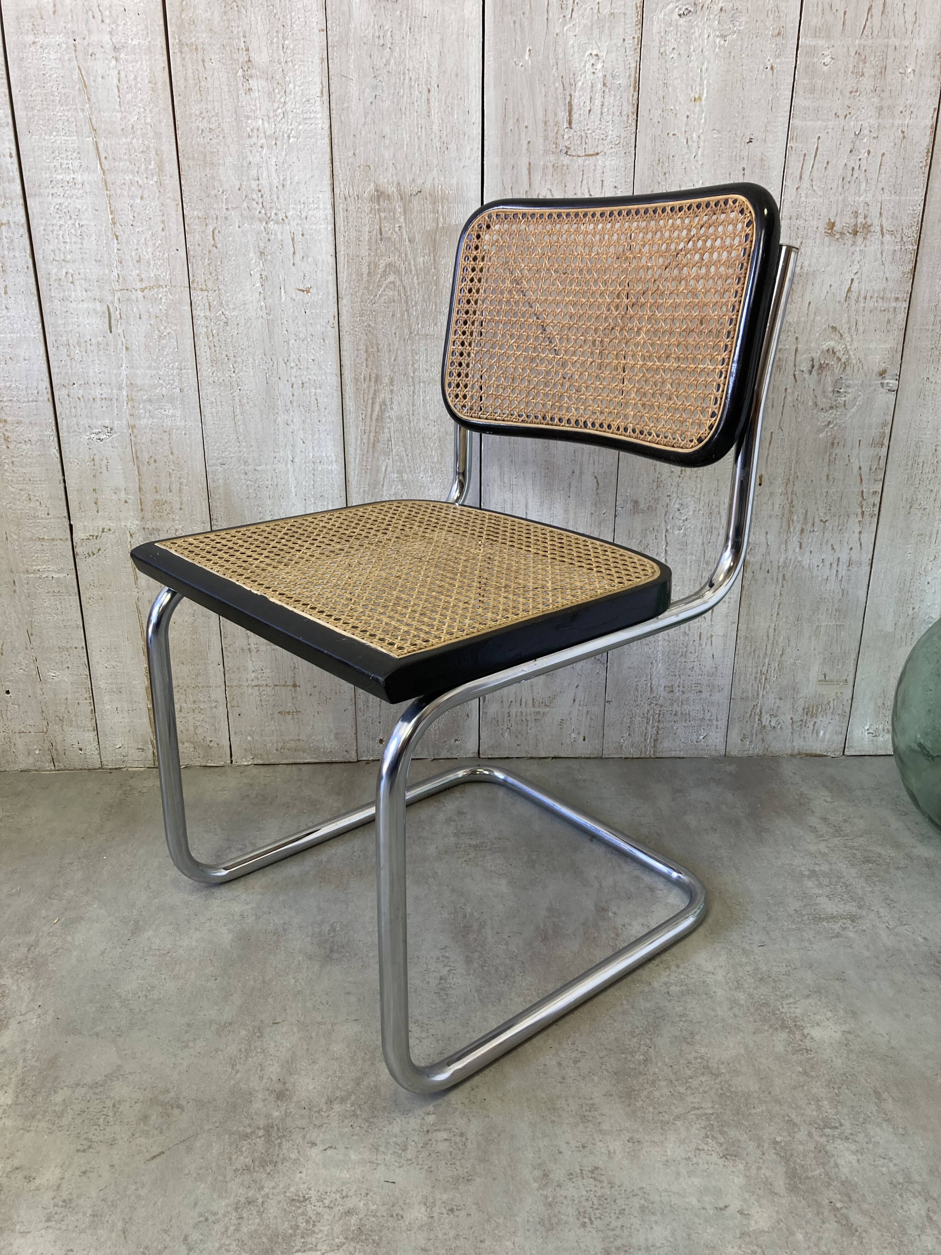 Chaise B32 noire Breuer