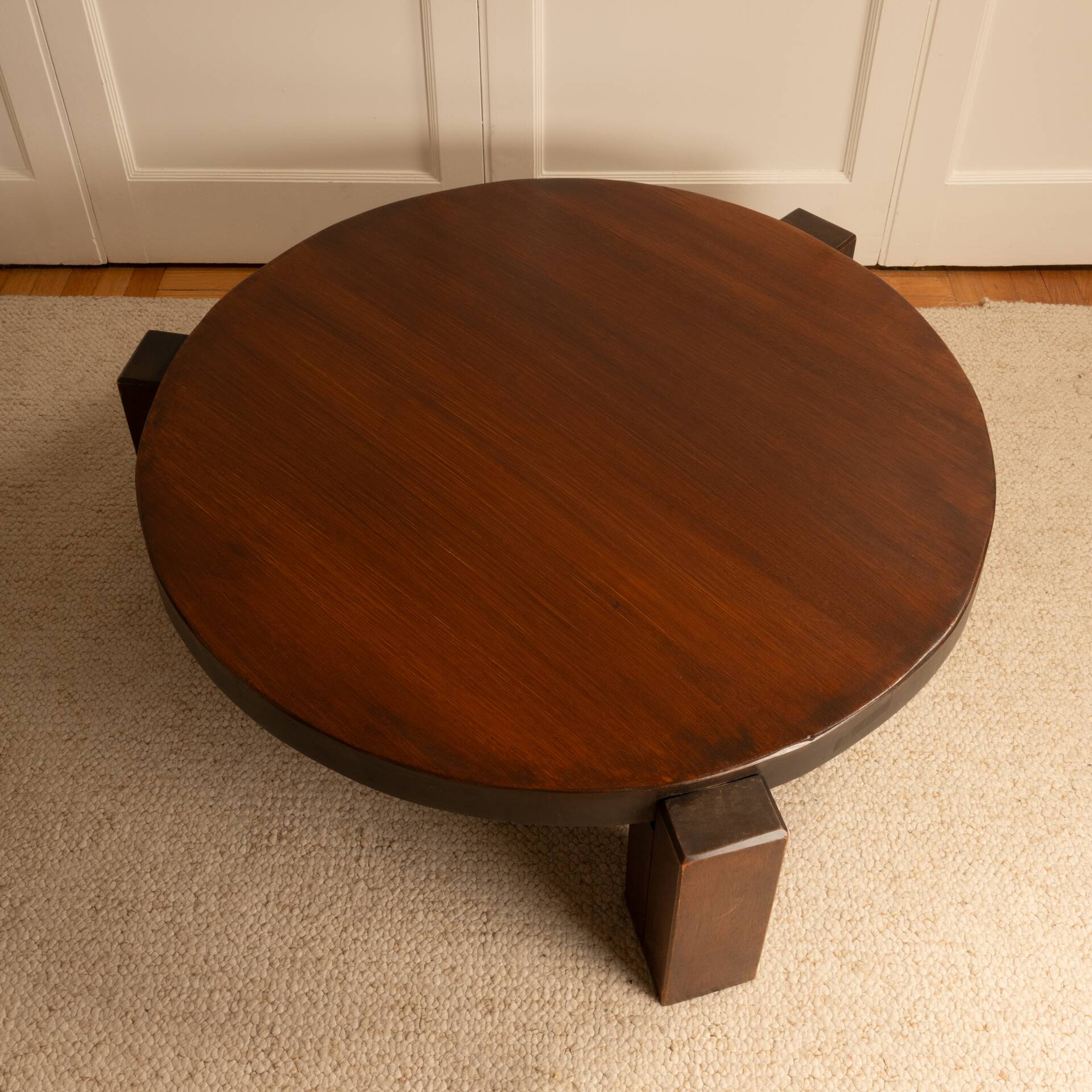 Circular tripod coffee table in oak - 70s
