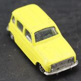 Ancienne petite voiture 4L