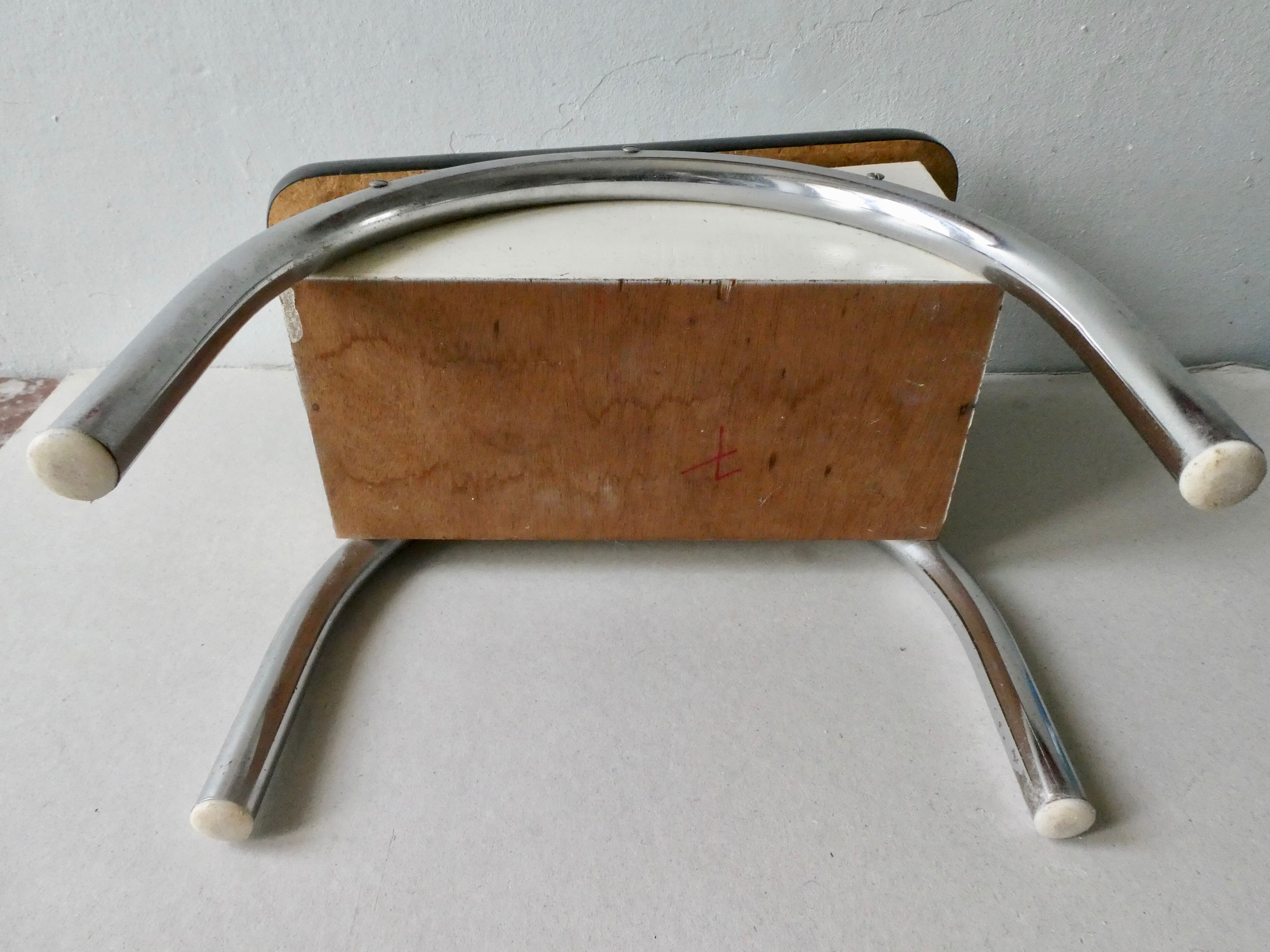 Rest feet, waxer chest, in Formica, 60s