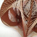 Suspension en bois et fils année 70