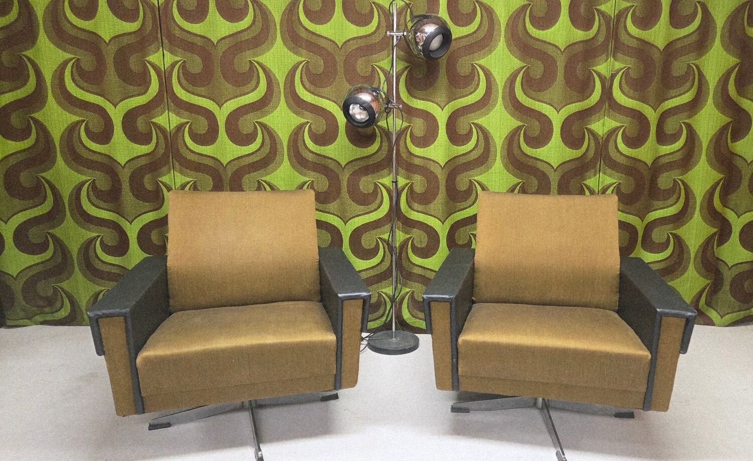 Paire de fauteuils 1970 pivotants